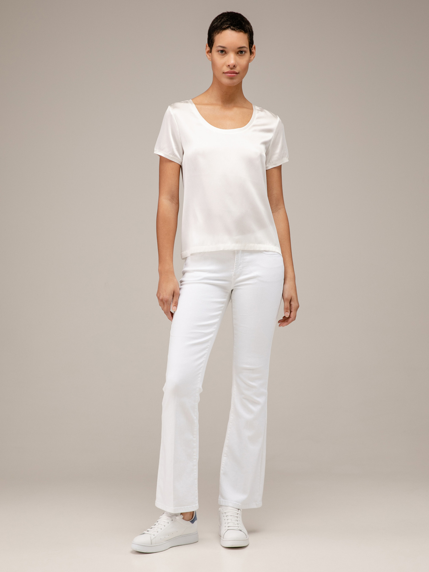 Detailansicht von Flared Jeans von CAMBIO