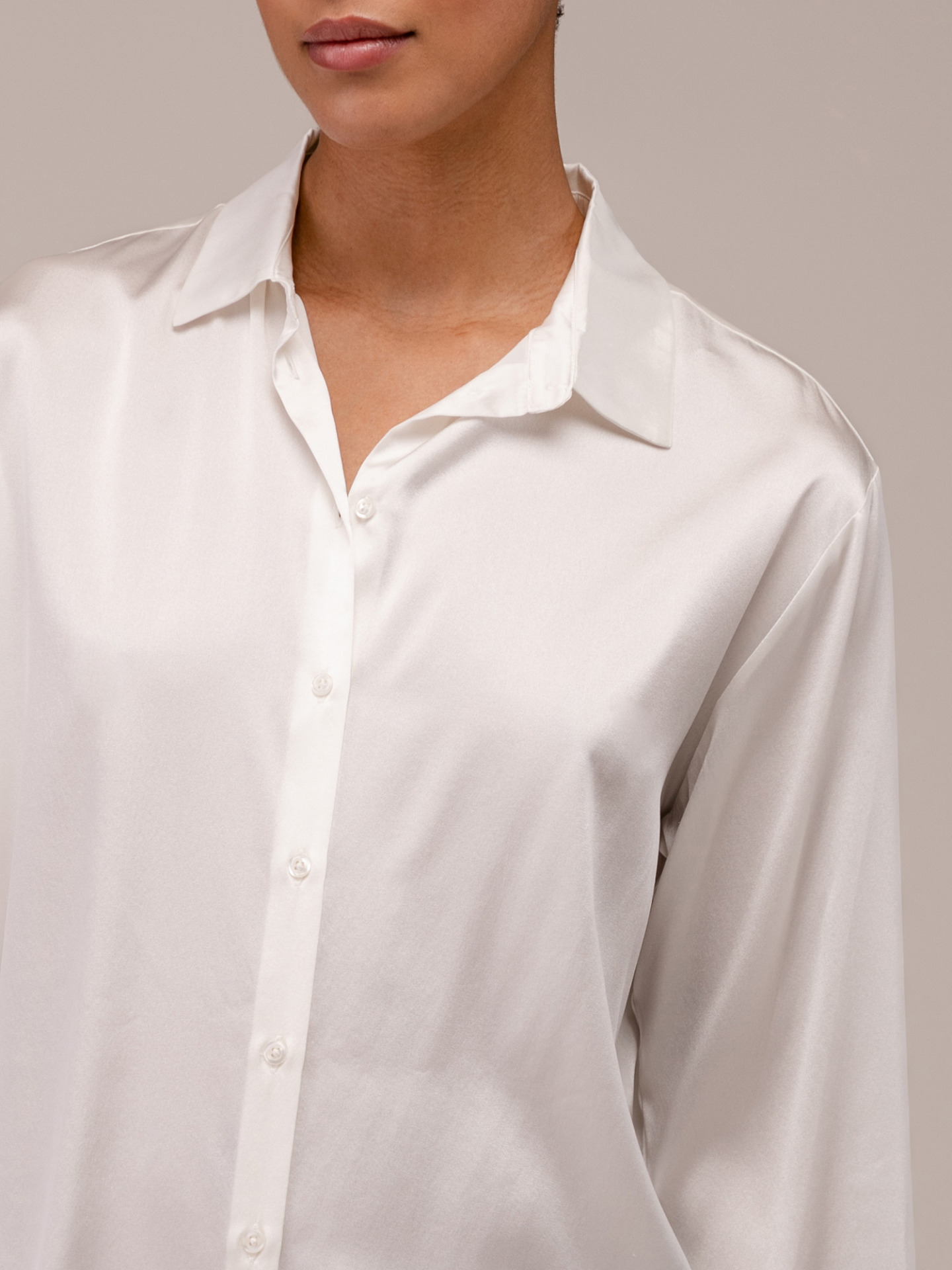 Detailansicht von Seidenbluse von DANIELS