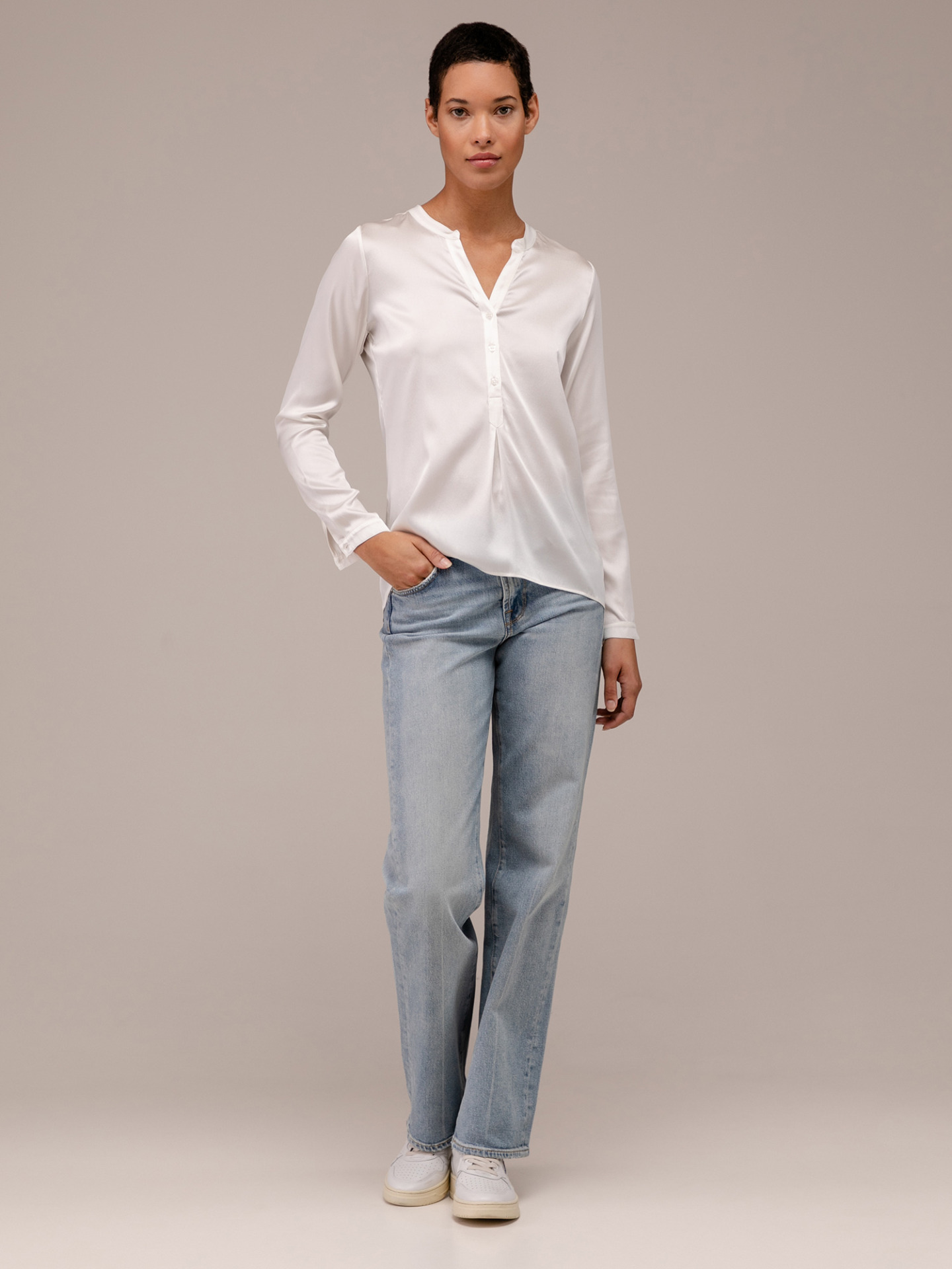 Detailansicht von Seidenbluse von DANIELS