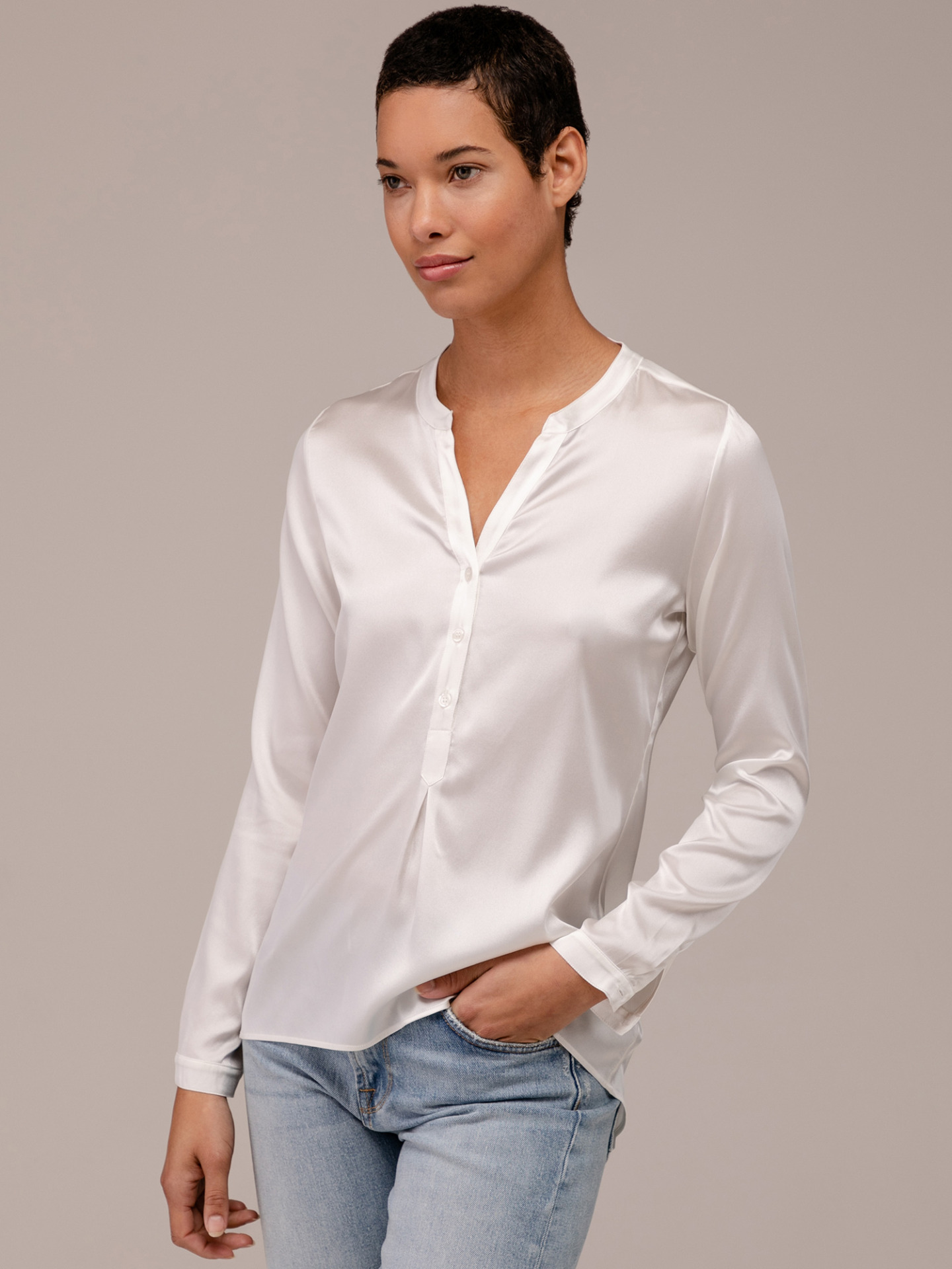 Detailansicht von Seidenbluse von DANIELS