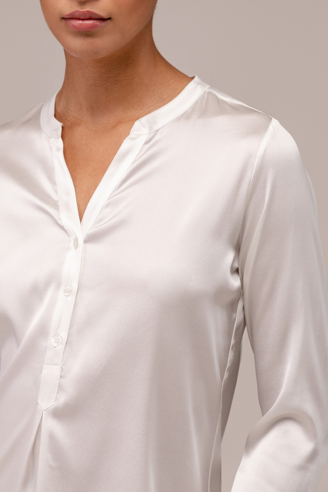 Detailansicht von Seidenbluse von DANIELS