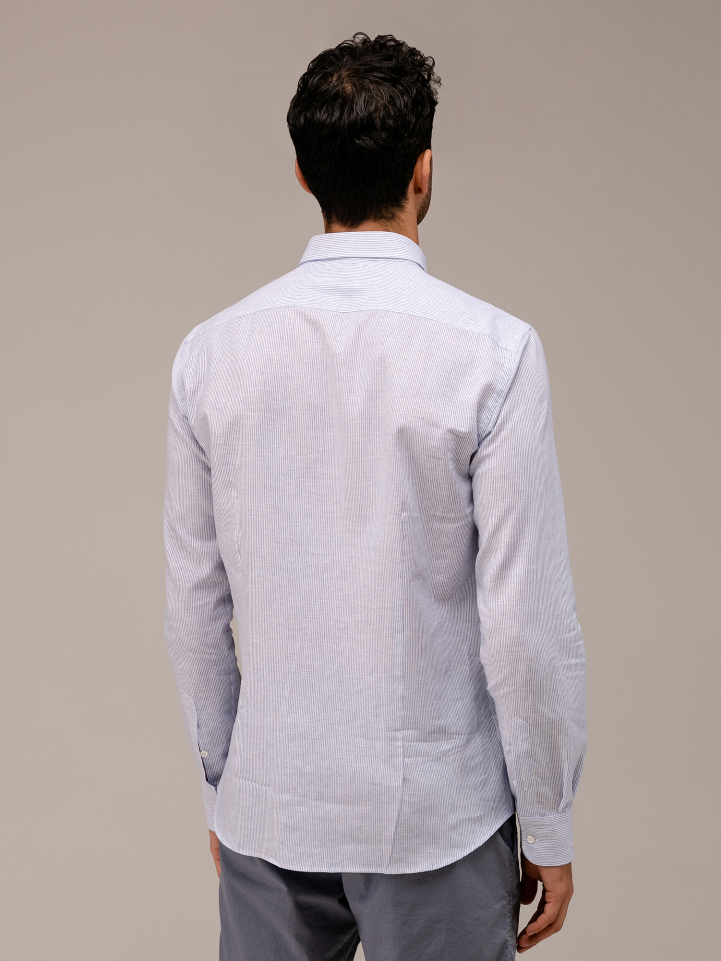 Detailansicht von Leinenhemd von AGLINI