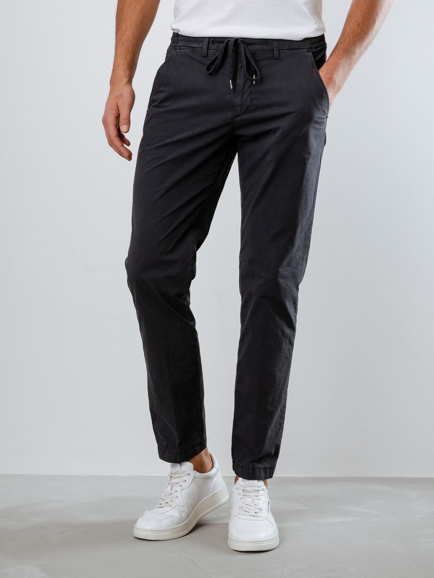 Detailansicht von Lässige Hose mit Tunnelzug von BRIGLIA