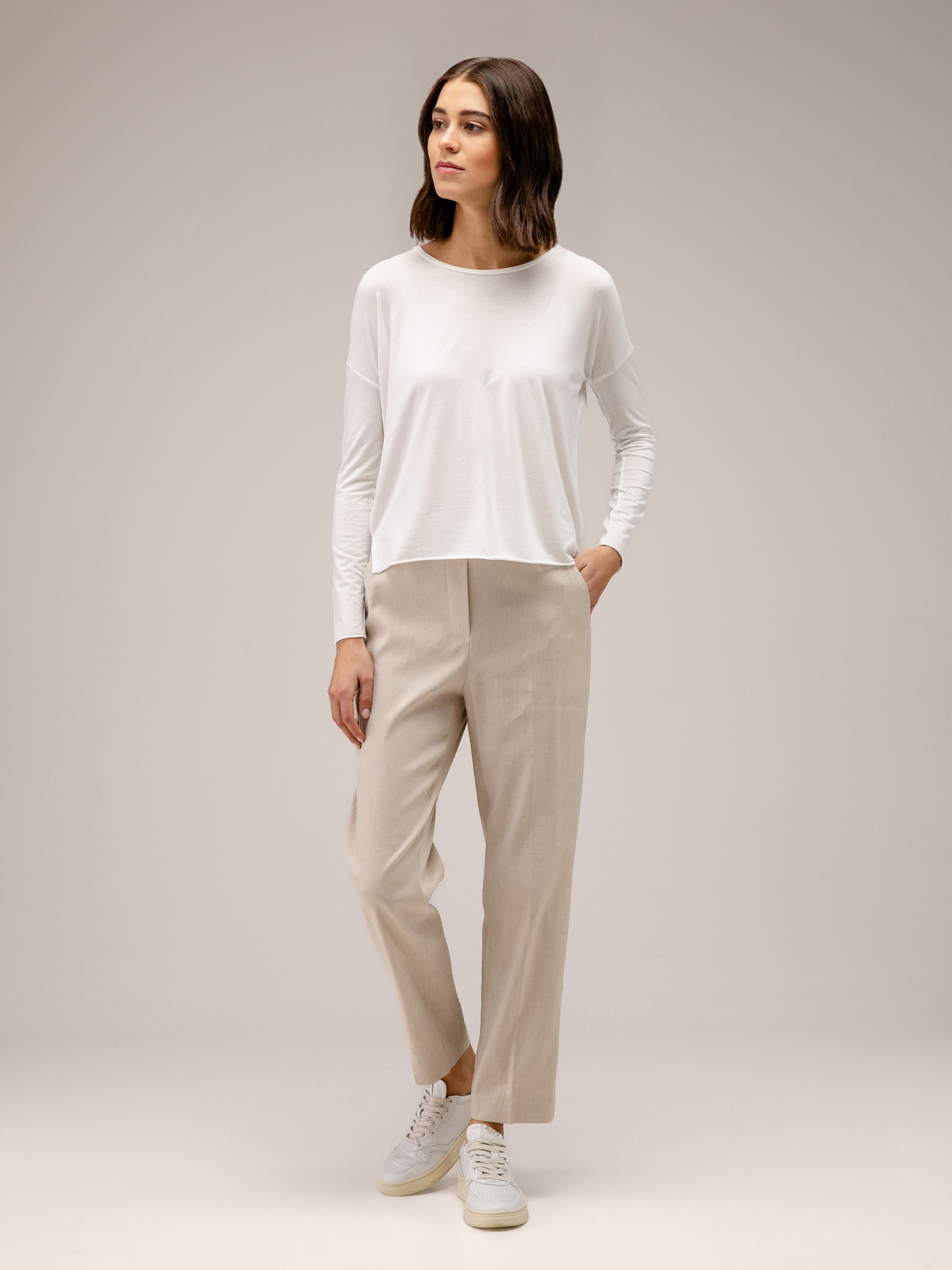 Detailansicht von Lässige Hose aus Leinen von ANTONELLI