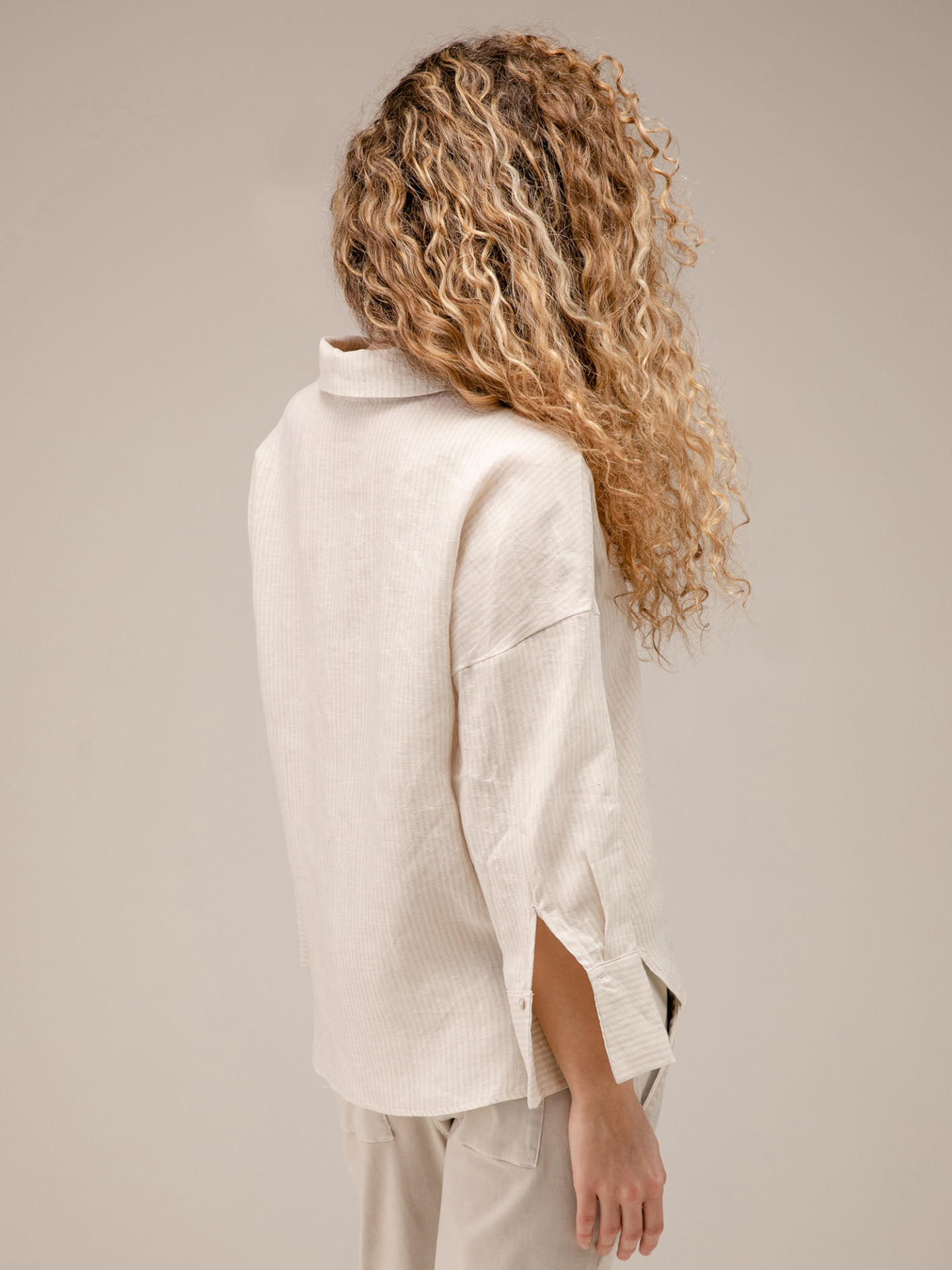 Detailansicht von Oversized Leinenbluse von JC SOPHIE