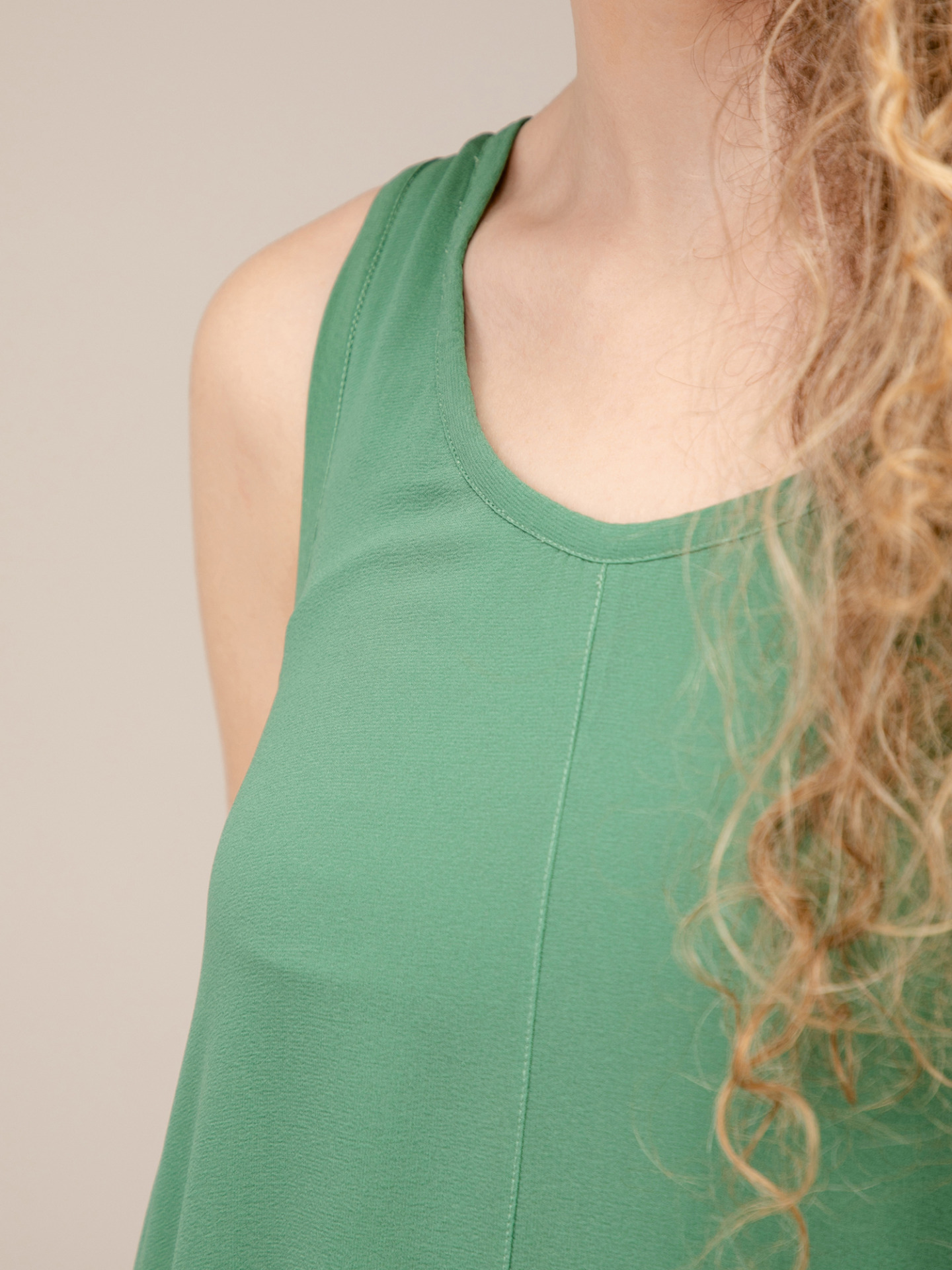 Detailansicht von Maxi-Kleid aus Seide von PRIVATE 02 04