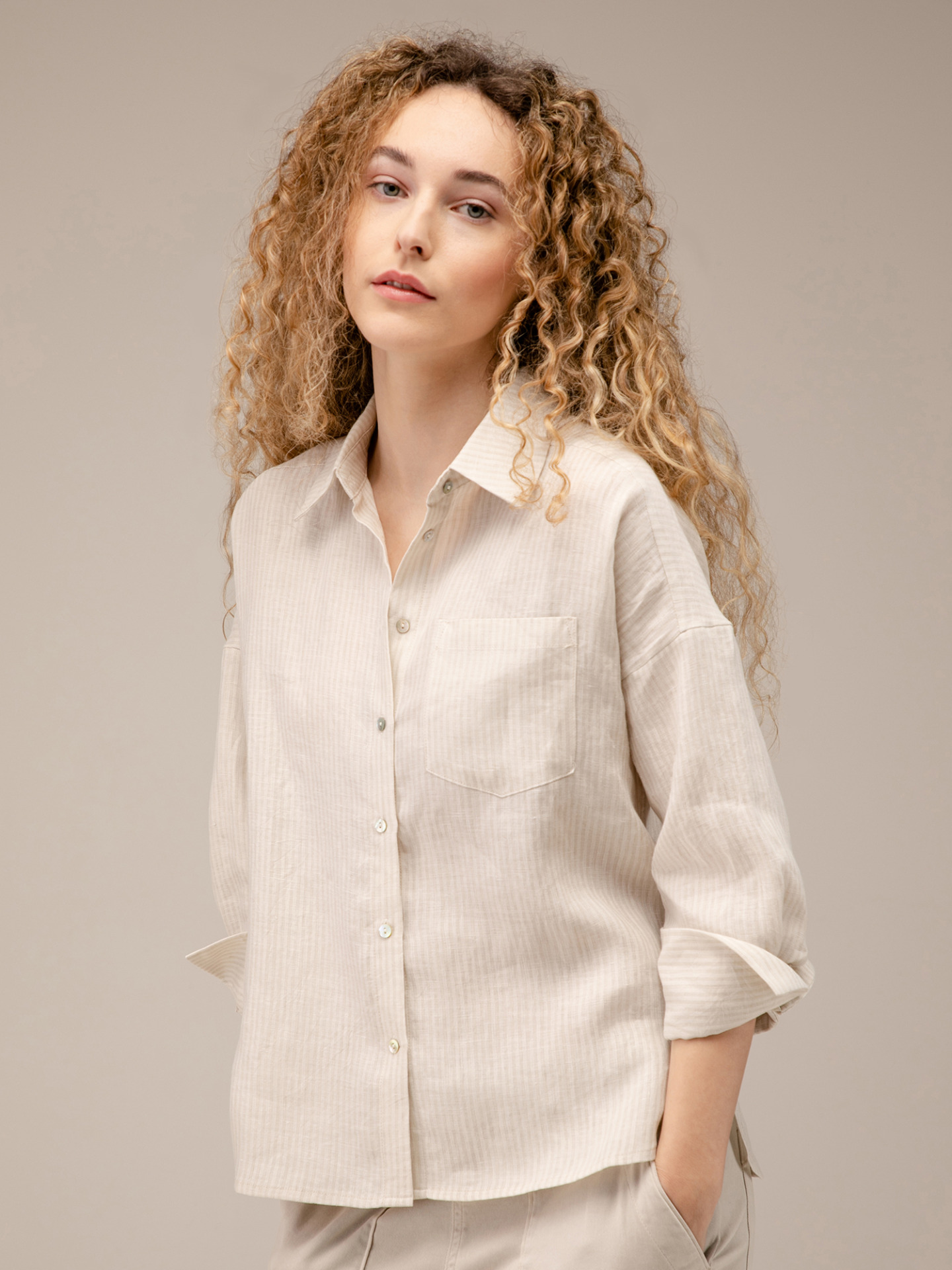 Detailansicht von Oversized Leinenbluse von JC SOPHIE