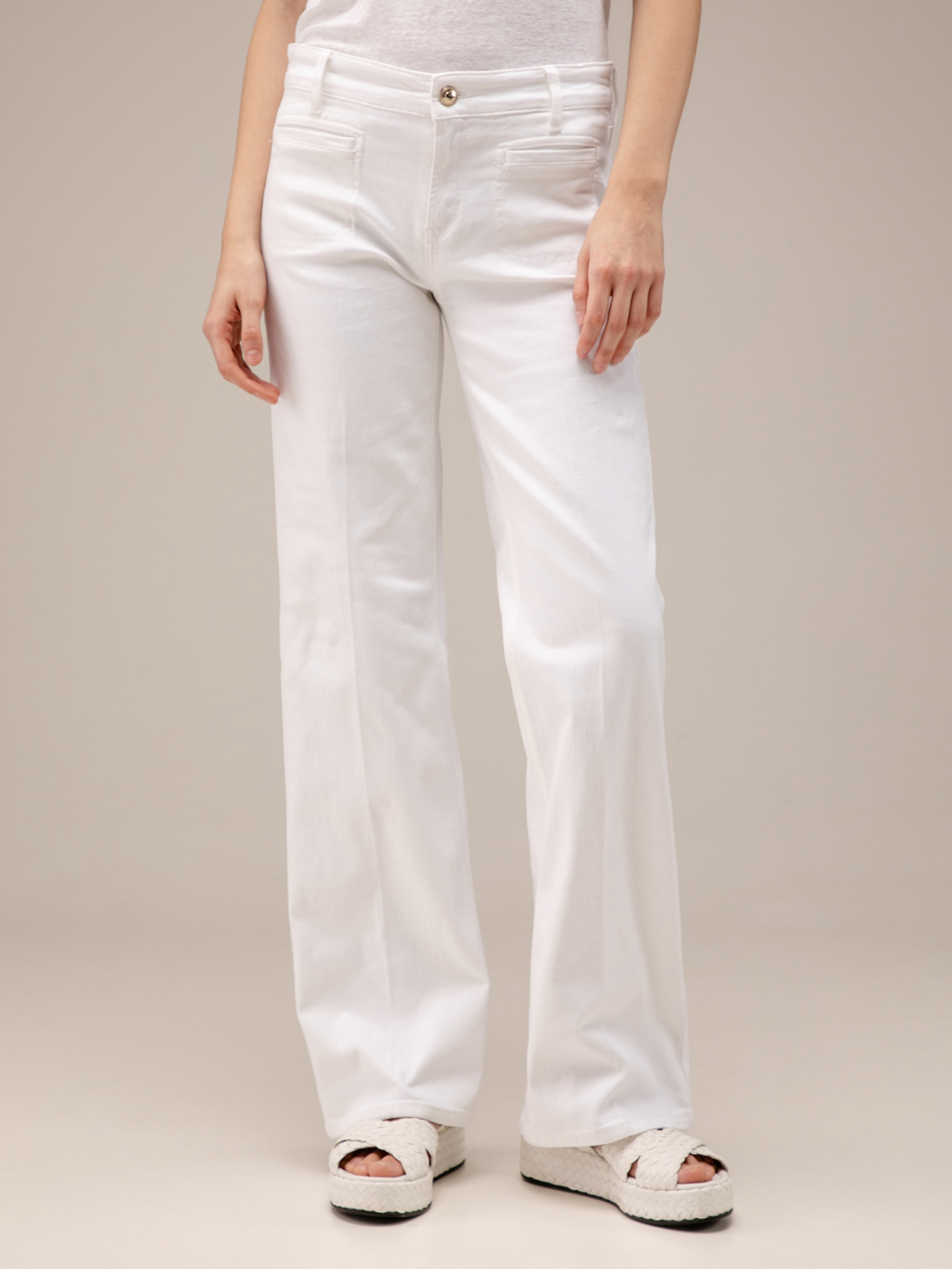 Detailansicht von Wide Leg Jeans von CAMBIO