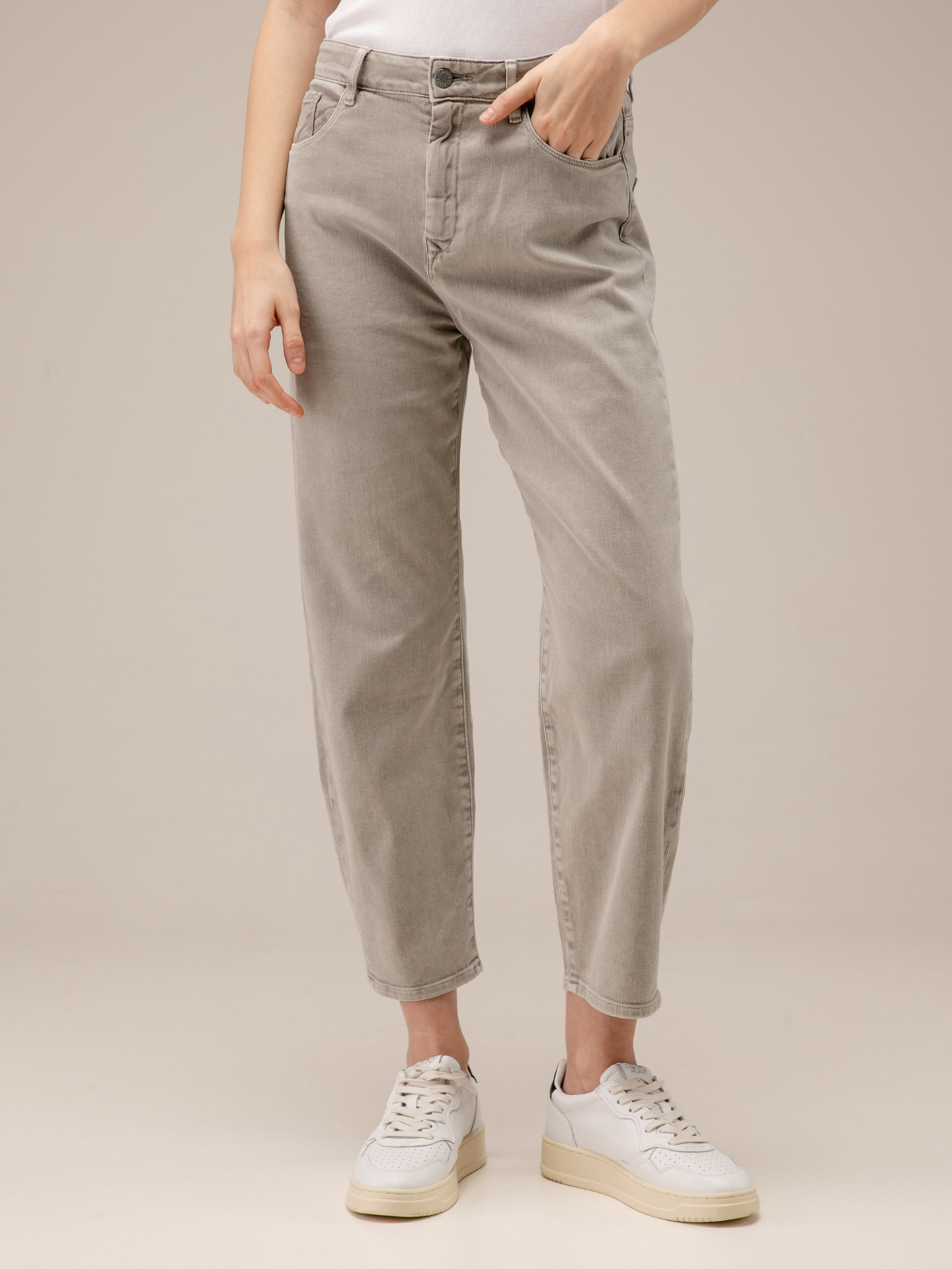 Detailansicht von O-Shape Jeans von DAWN