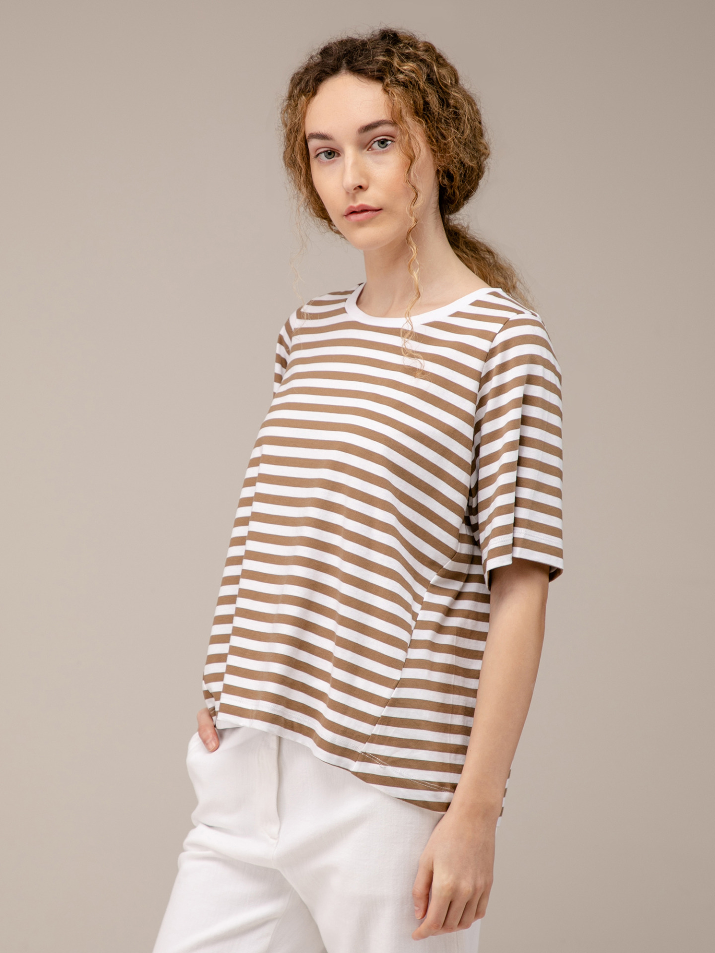 Detailansicht von T-Shirt aus Baumwolle von LIS LAREIDA