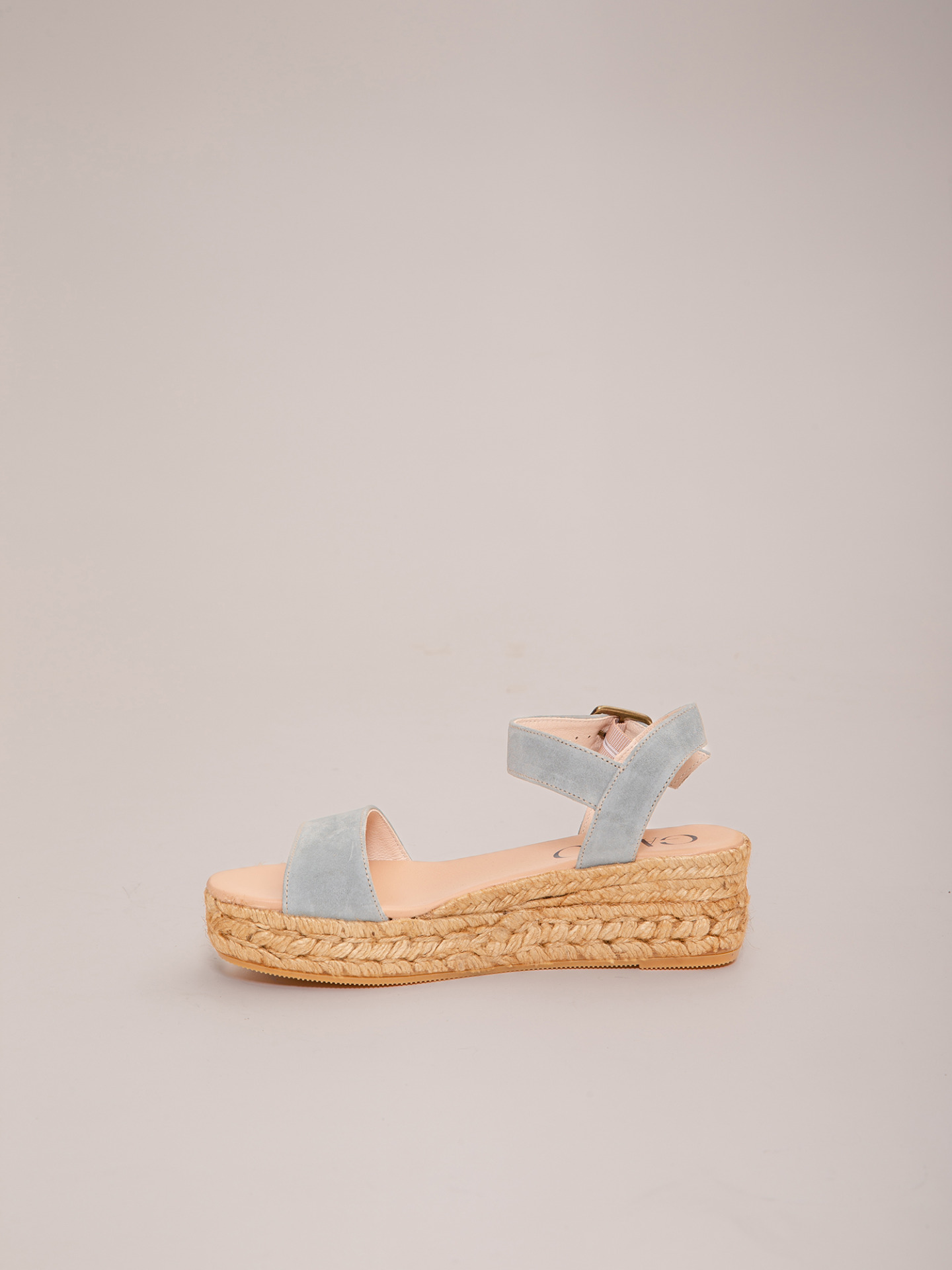 Detailansicht von Keilsandaletten von GAIMO