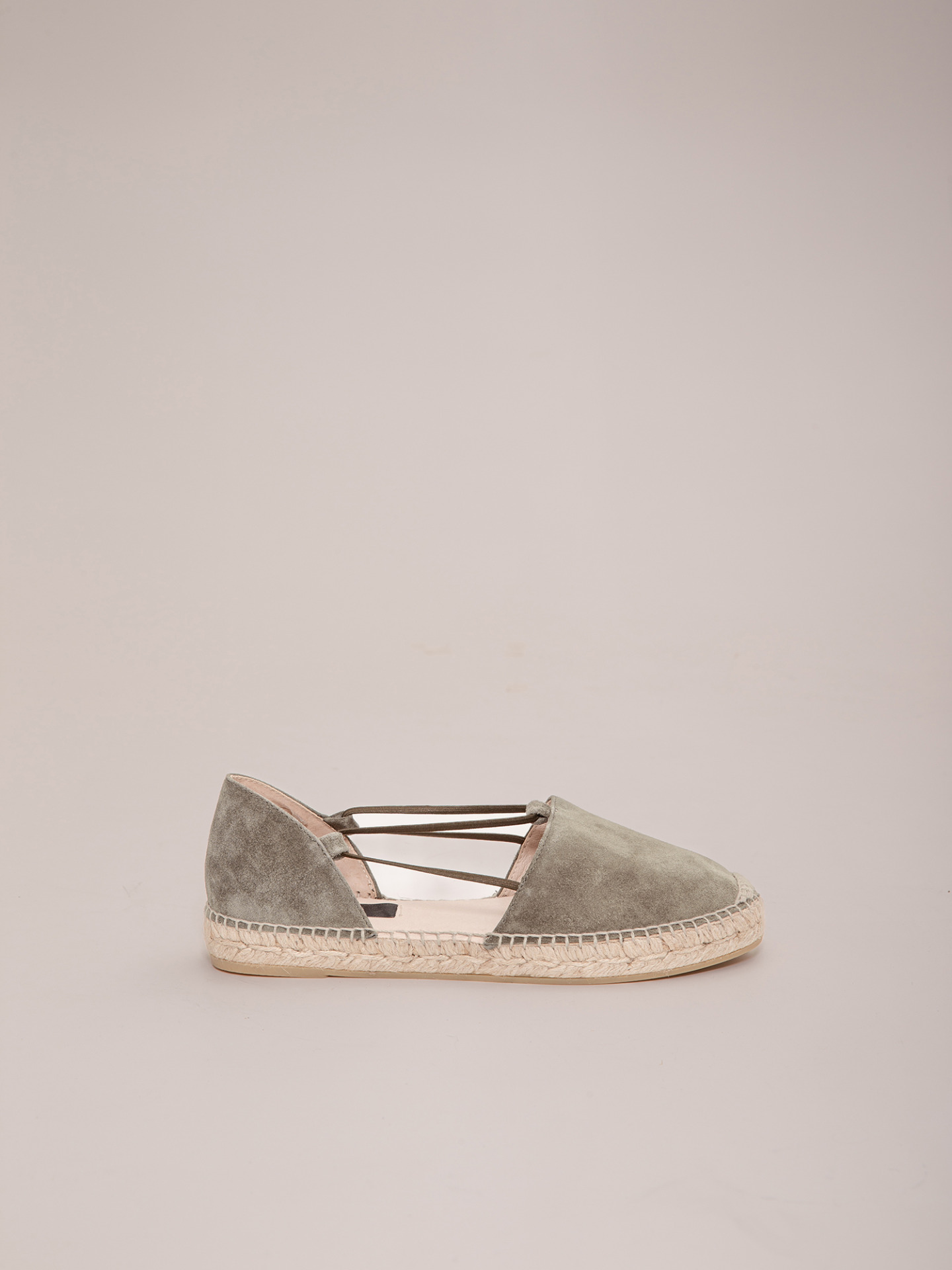 Detailansicht von Espadrilles aus Veloursleder von GAIMO