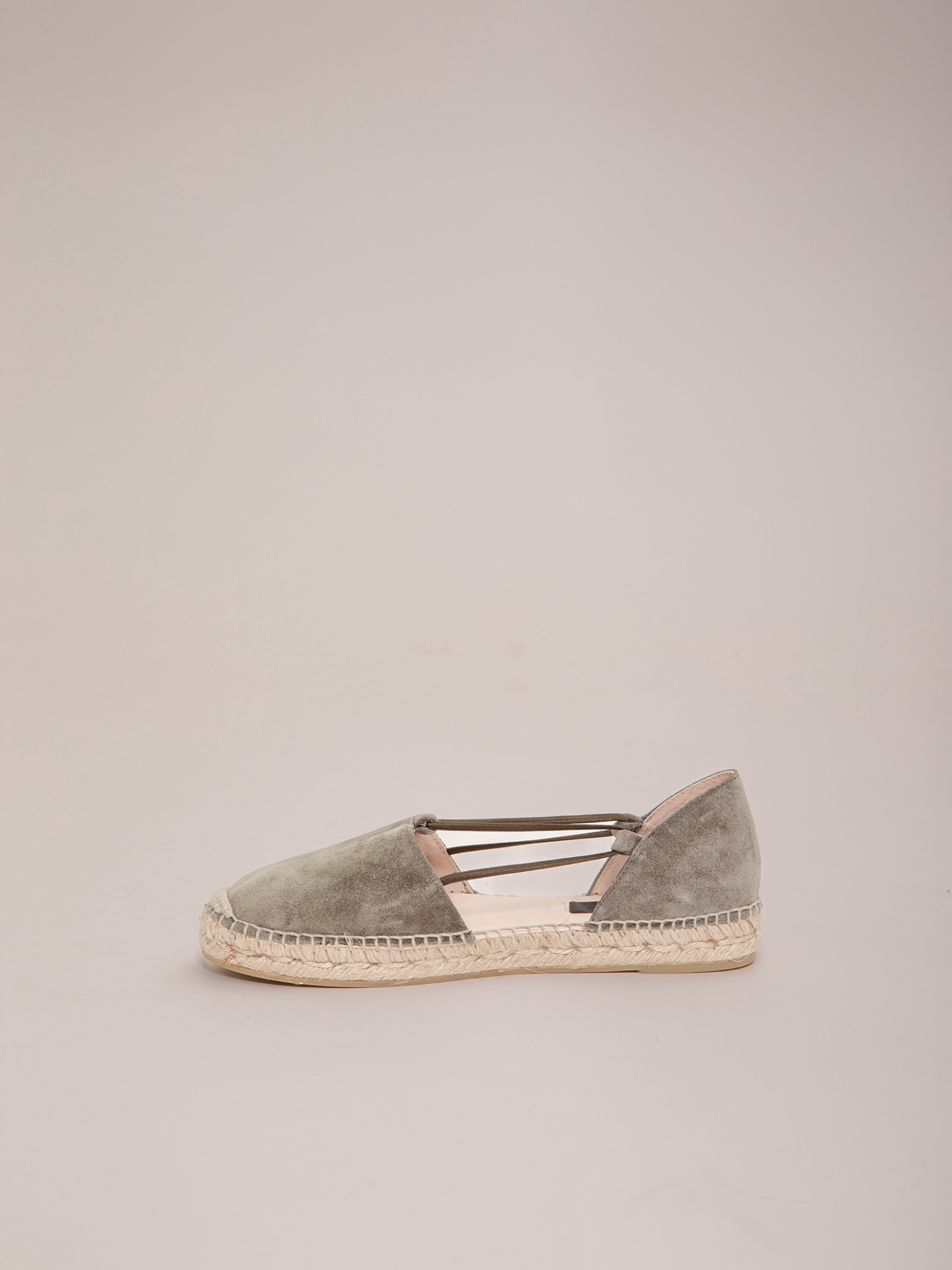 Detailansicht von Espadrilles aus Veloursleder von GAIMO