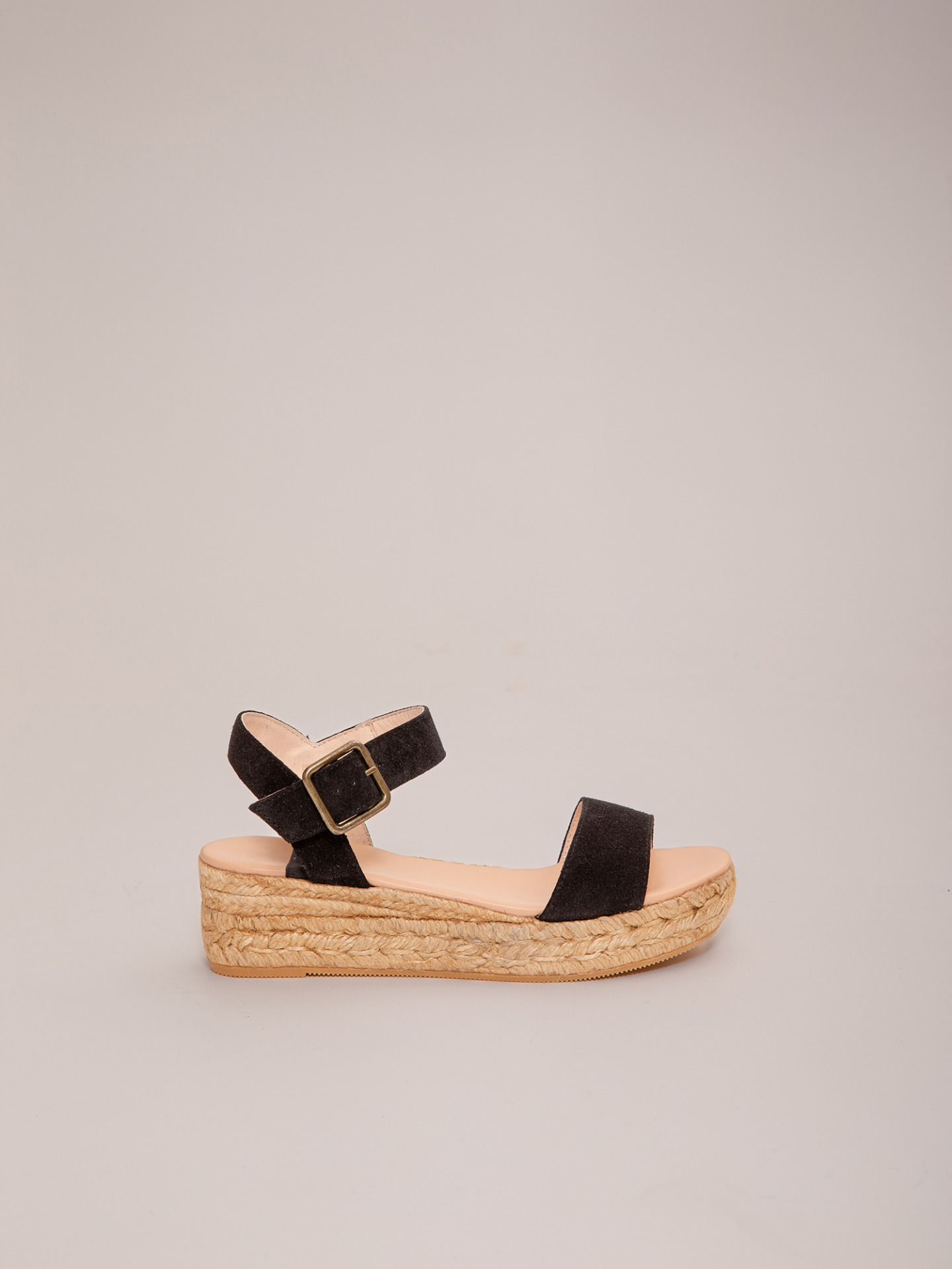 Detailansicht von Keilsandaletten von GAIMO