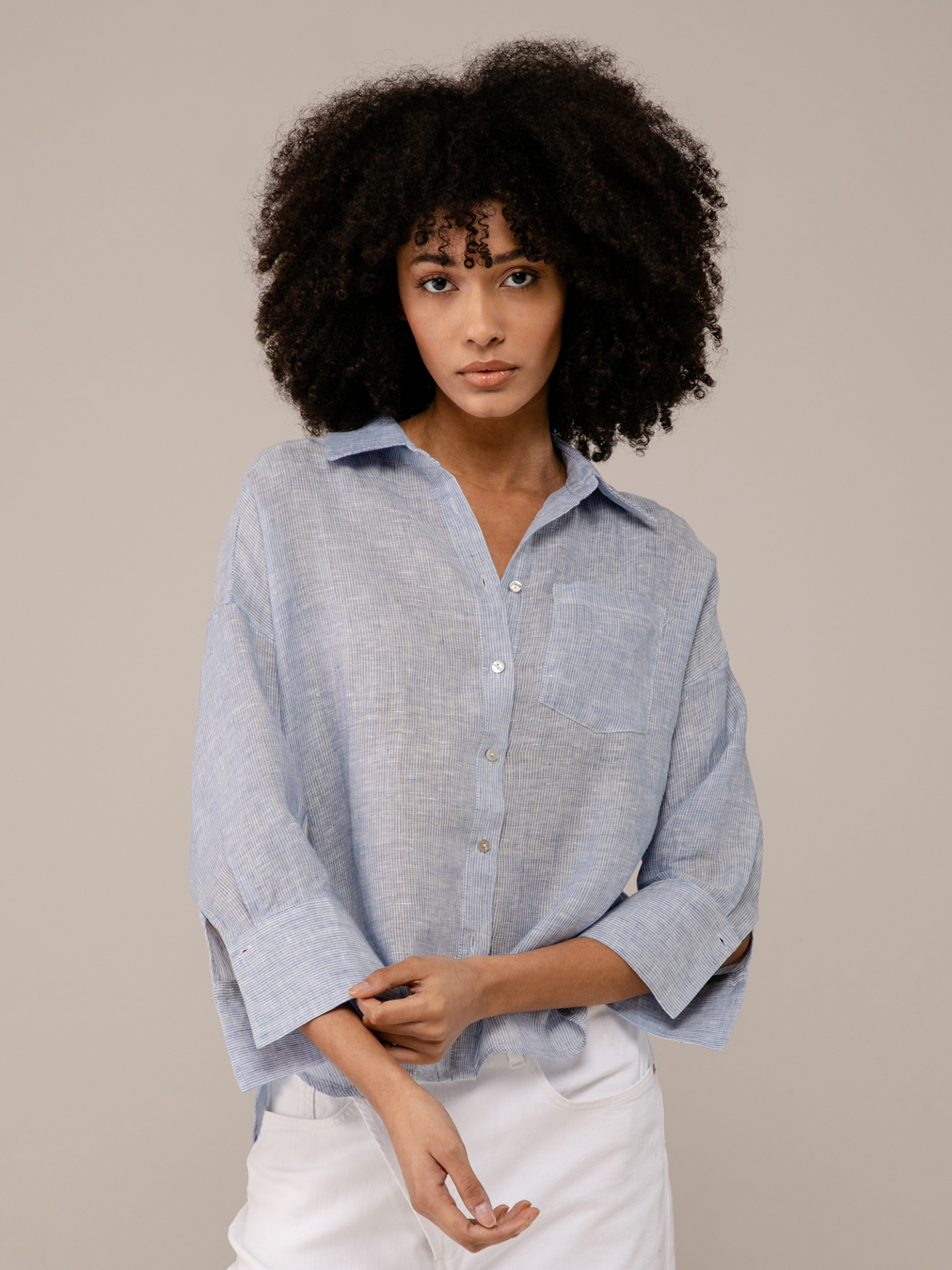 Detailansicht von Oversized Leinenbluse von JC SOPHIE