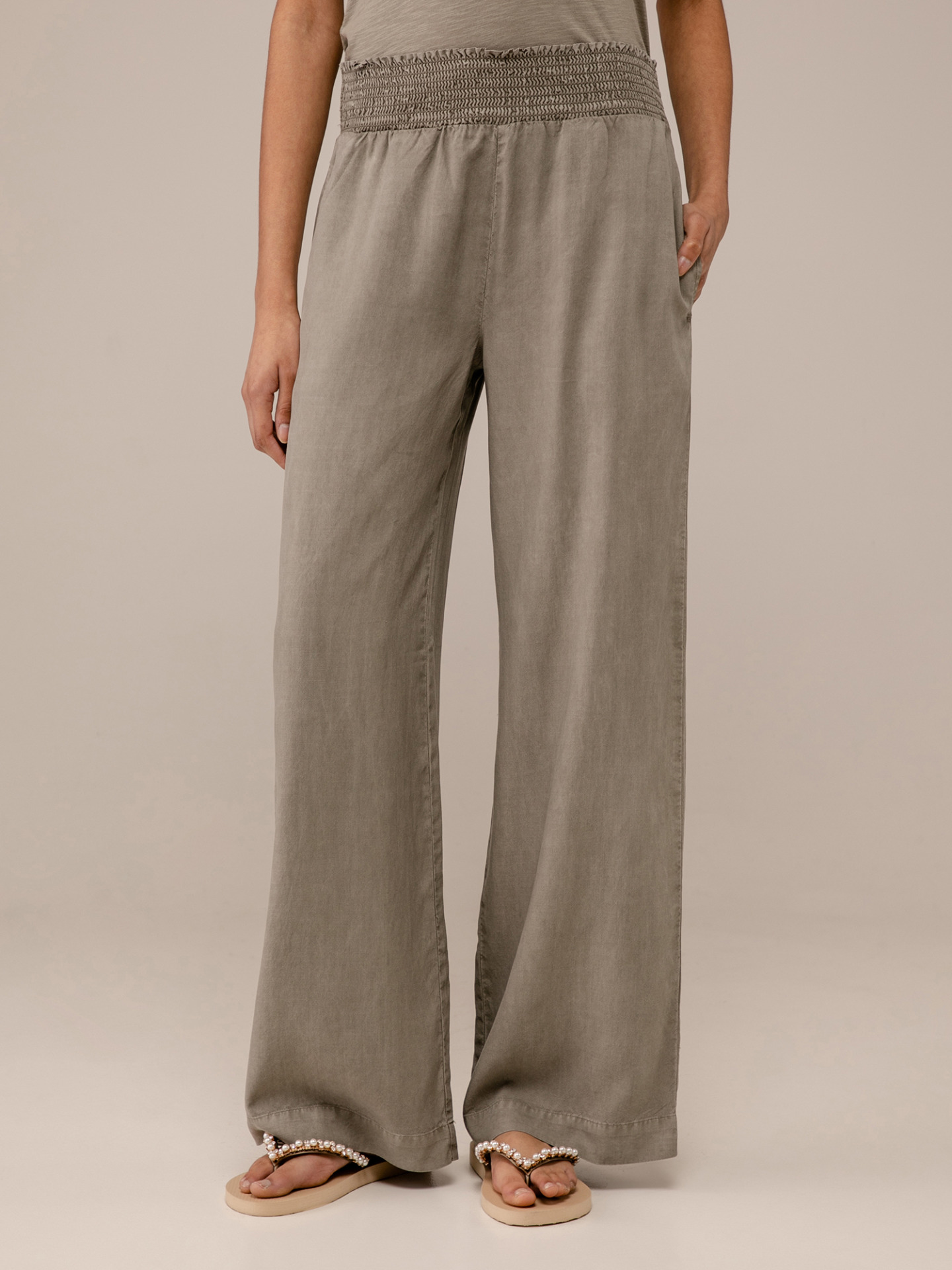 Detailansicht von Lässige Hose von BELLA DAHL