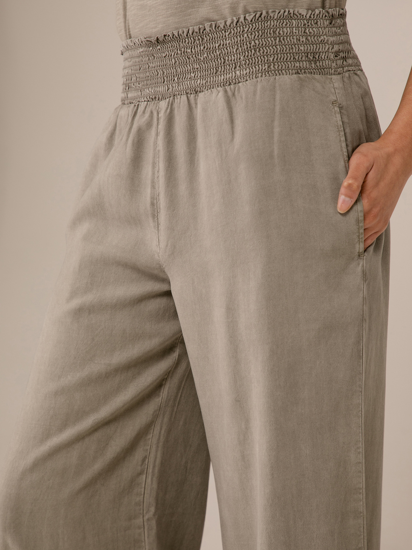 Detailansicht von Lässige Hose von BELLA DAHL