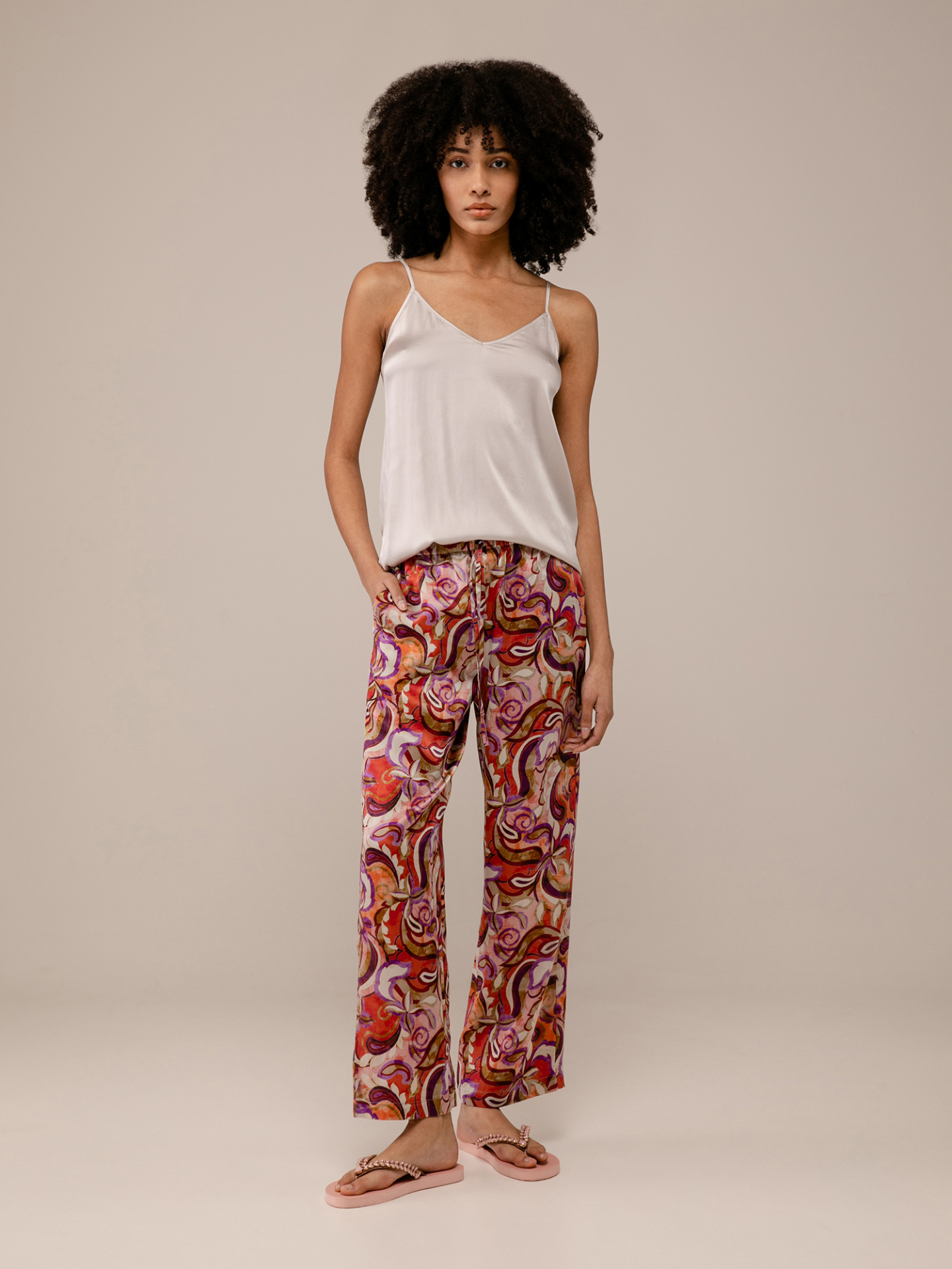 Detailansicht von Lässige Hose aus Seide von DANIELS