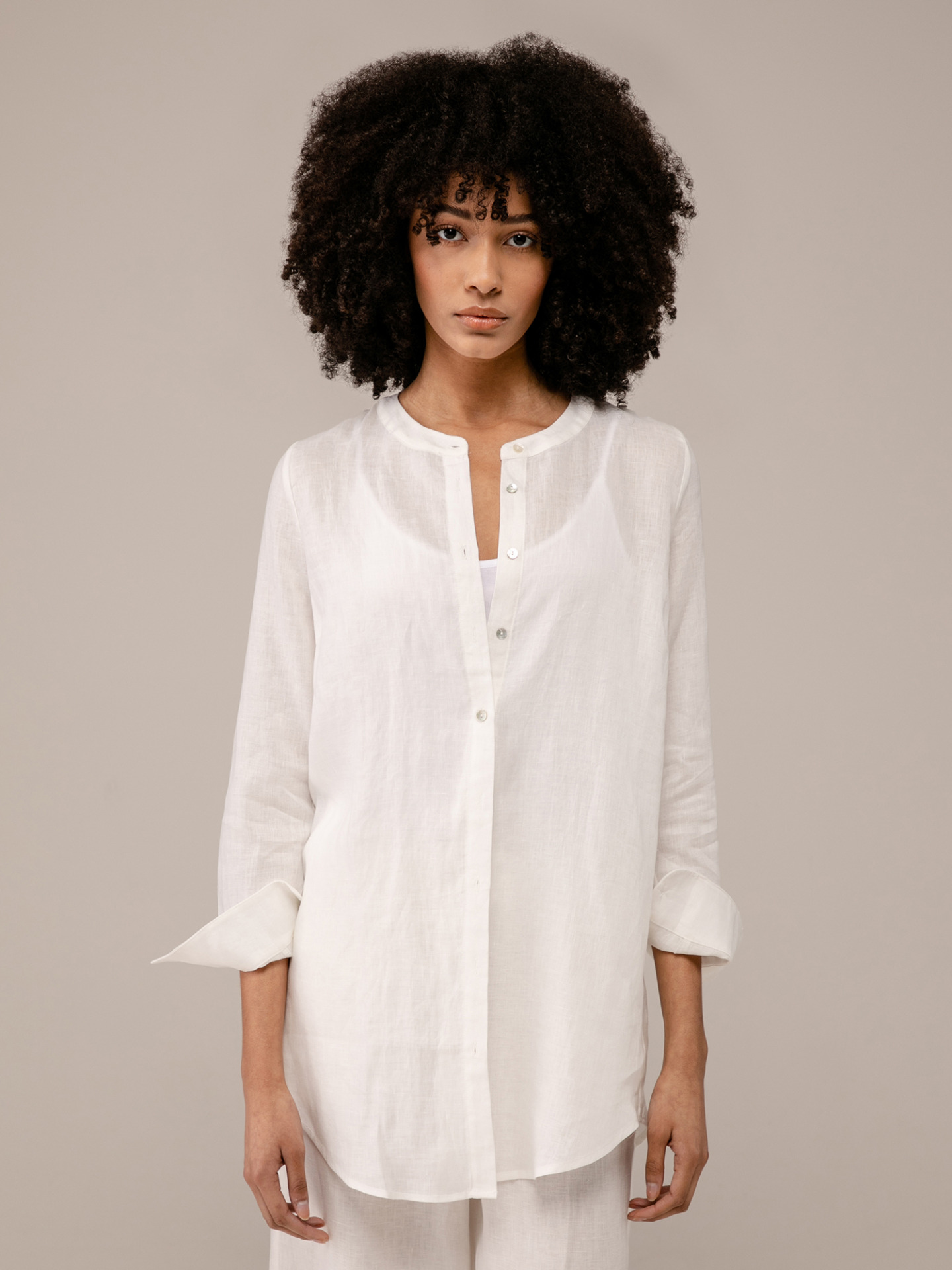 Detailansicht von Lange Leinenbluse von JC SOPHIE