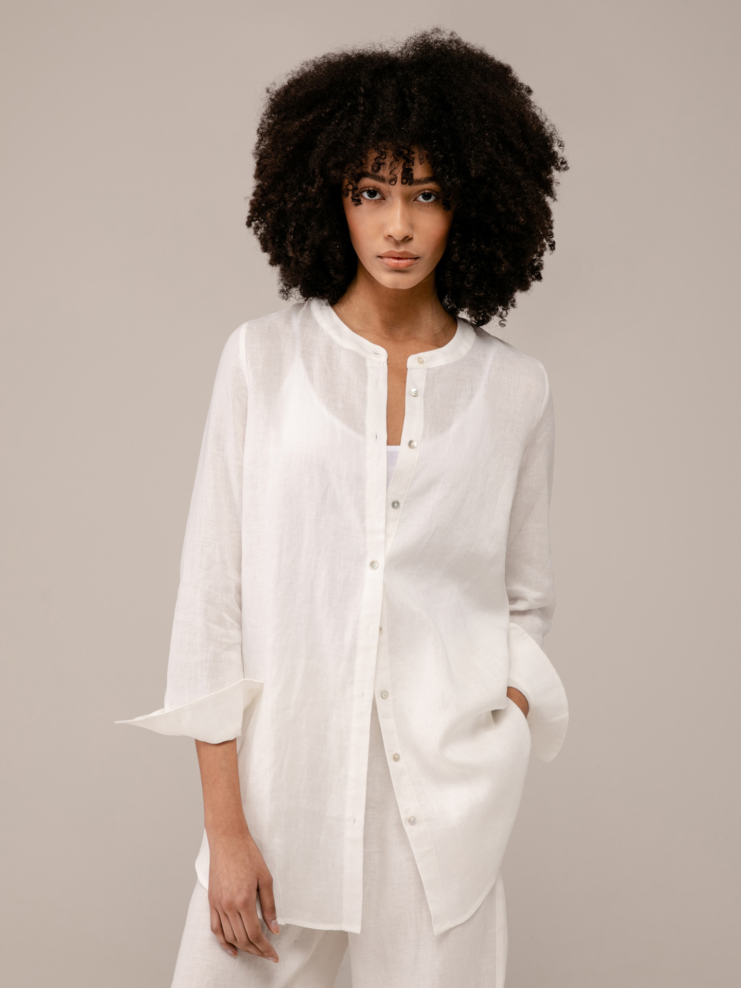 Detailansicht von Lange Leinenbluse von JC SOPHIE