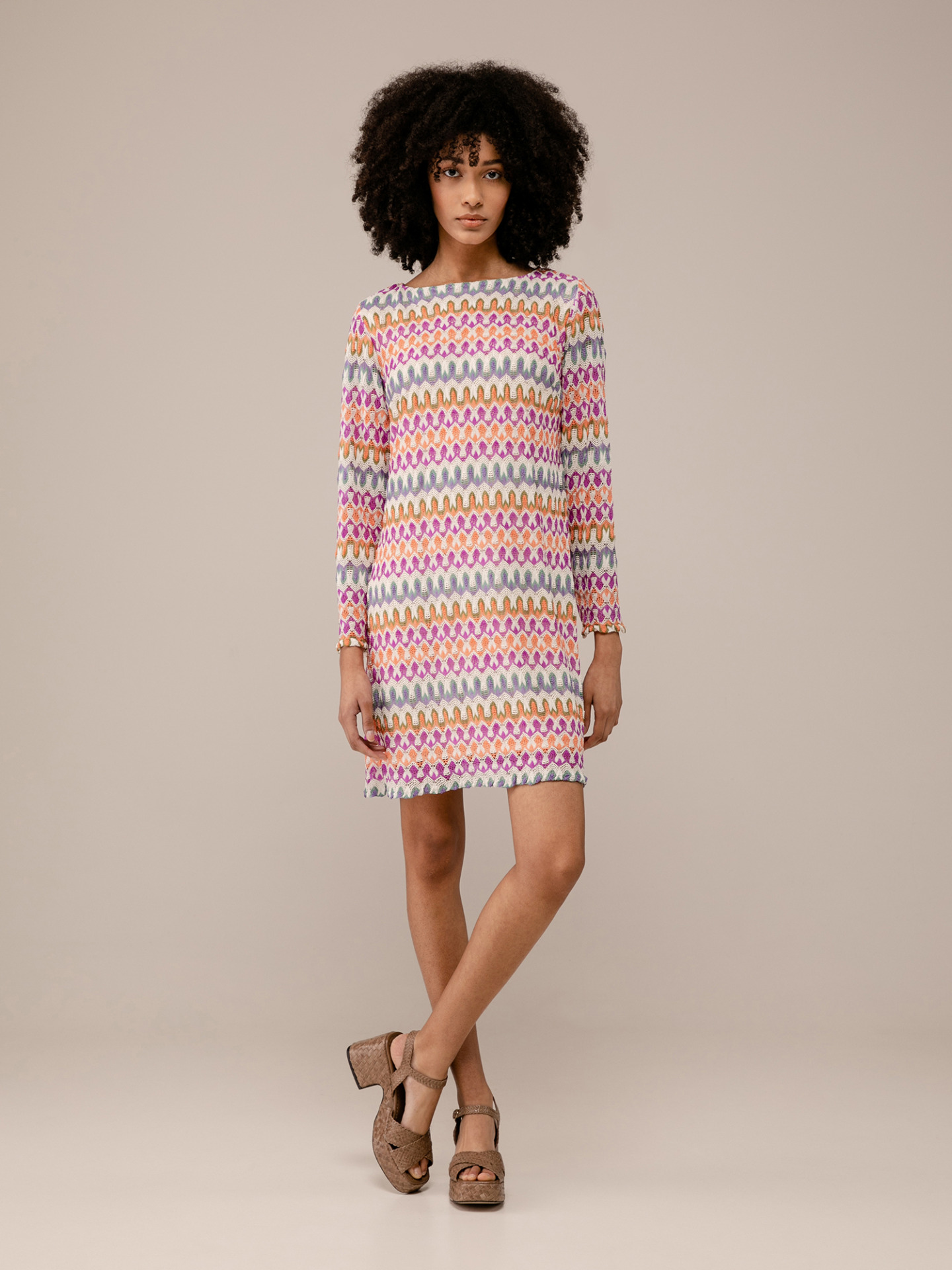 Detailansicht von Kurzes Kleid von ANA ALCAZAR