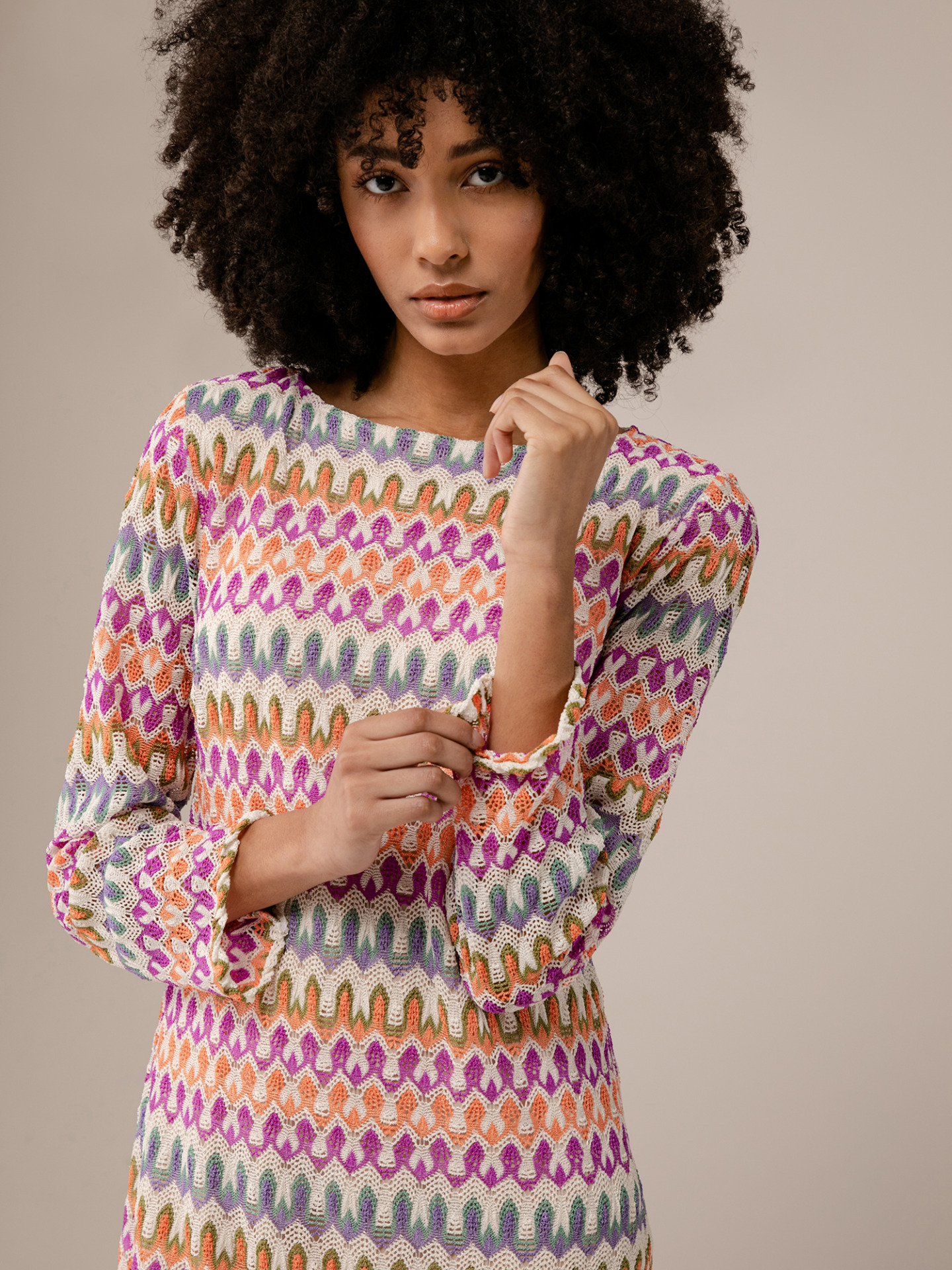 Detailansicht von Kurzes Kleid von ANA ALCAZAR