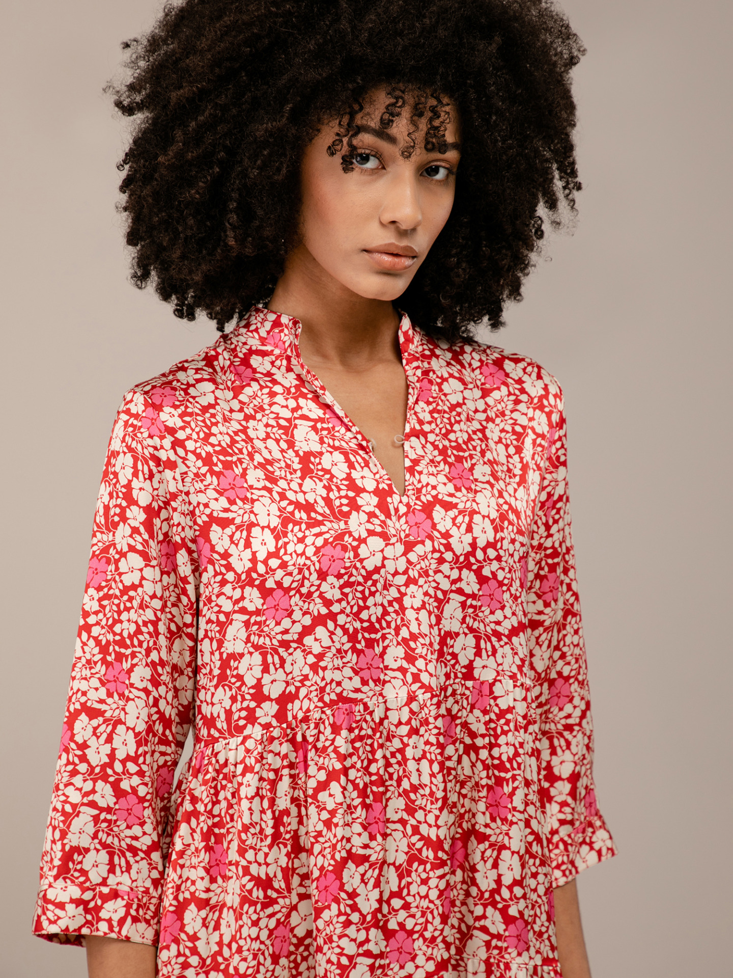 Detailansicht von Midi-Kleid von FIL NOIR