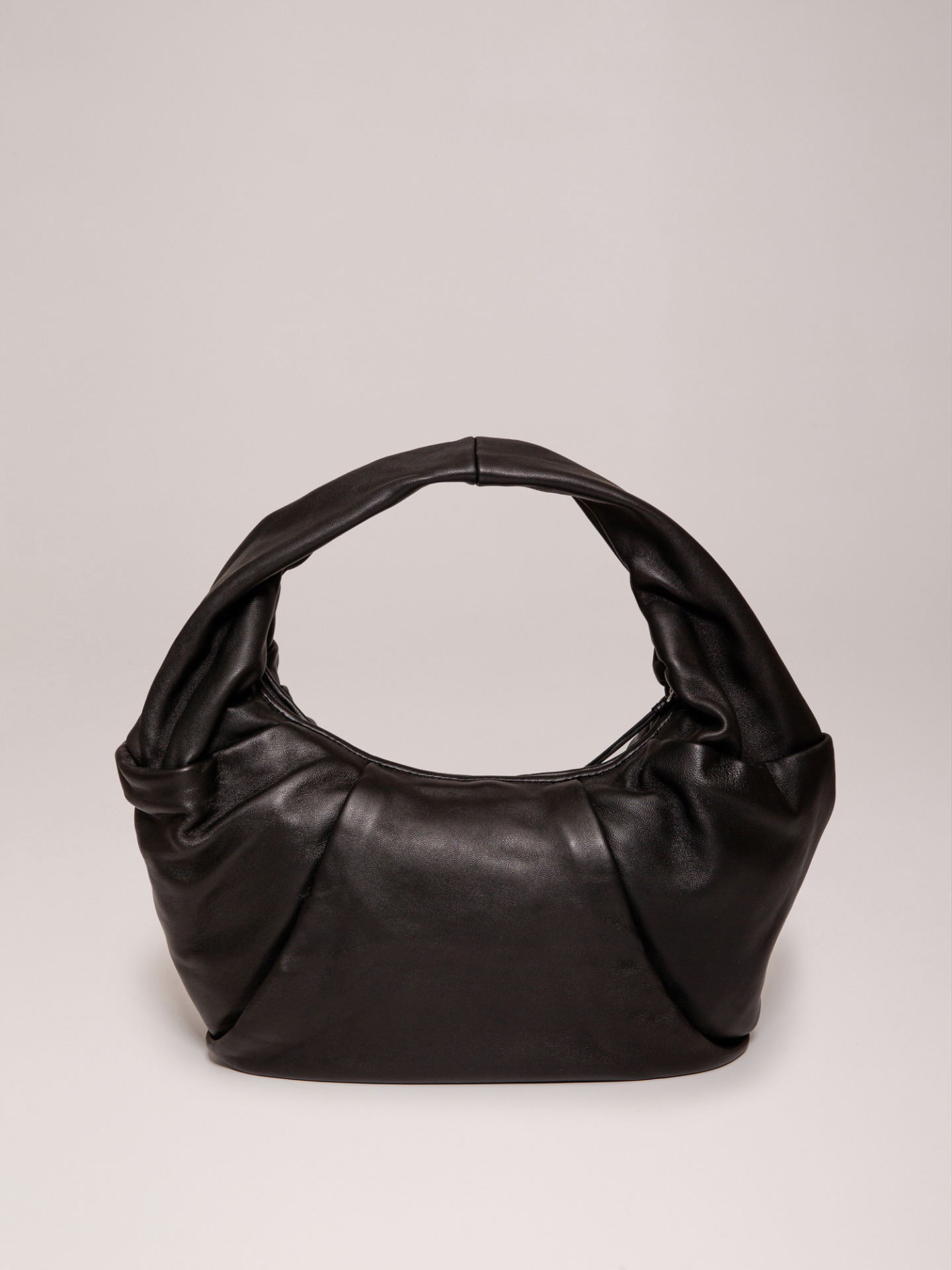 Detailansicht von Handtasche aus Leder von LES VISIONNAIRES