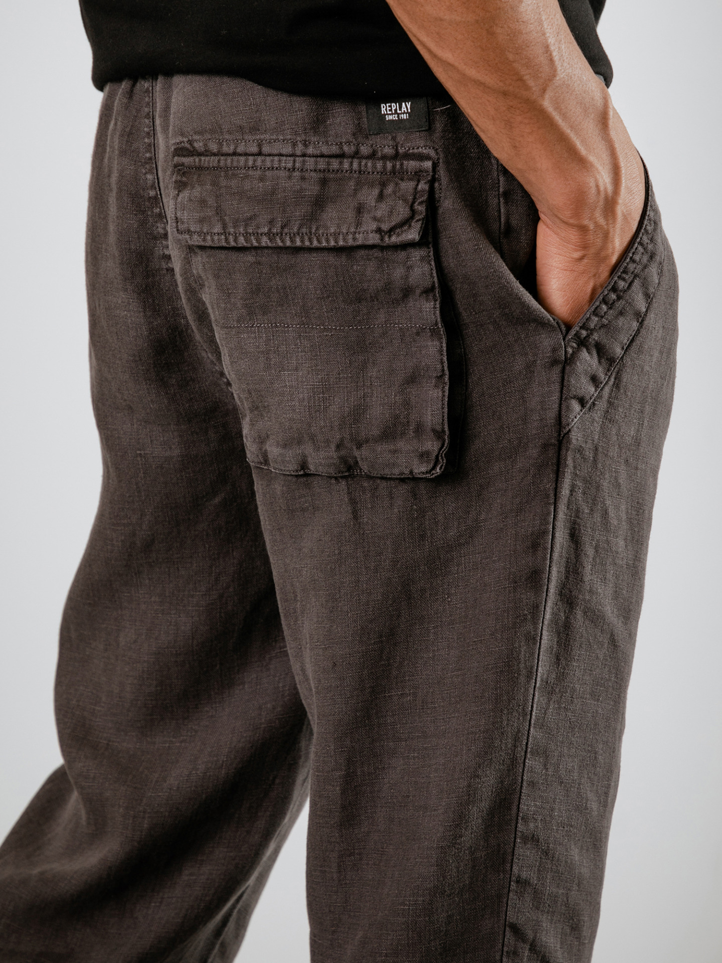 Detailansicht von Lässige Hose aus Leinen von REPLAY