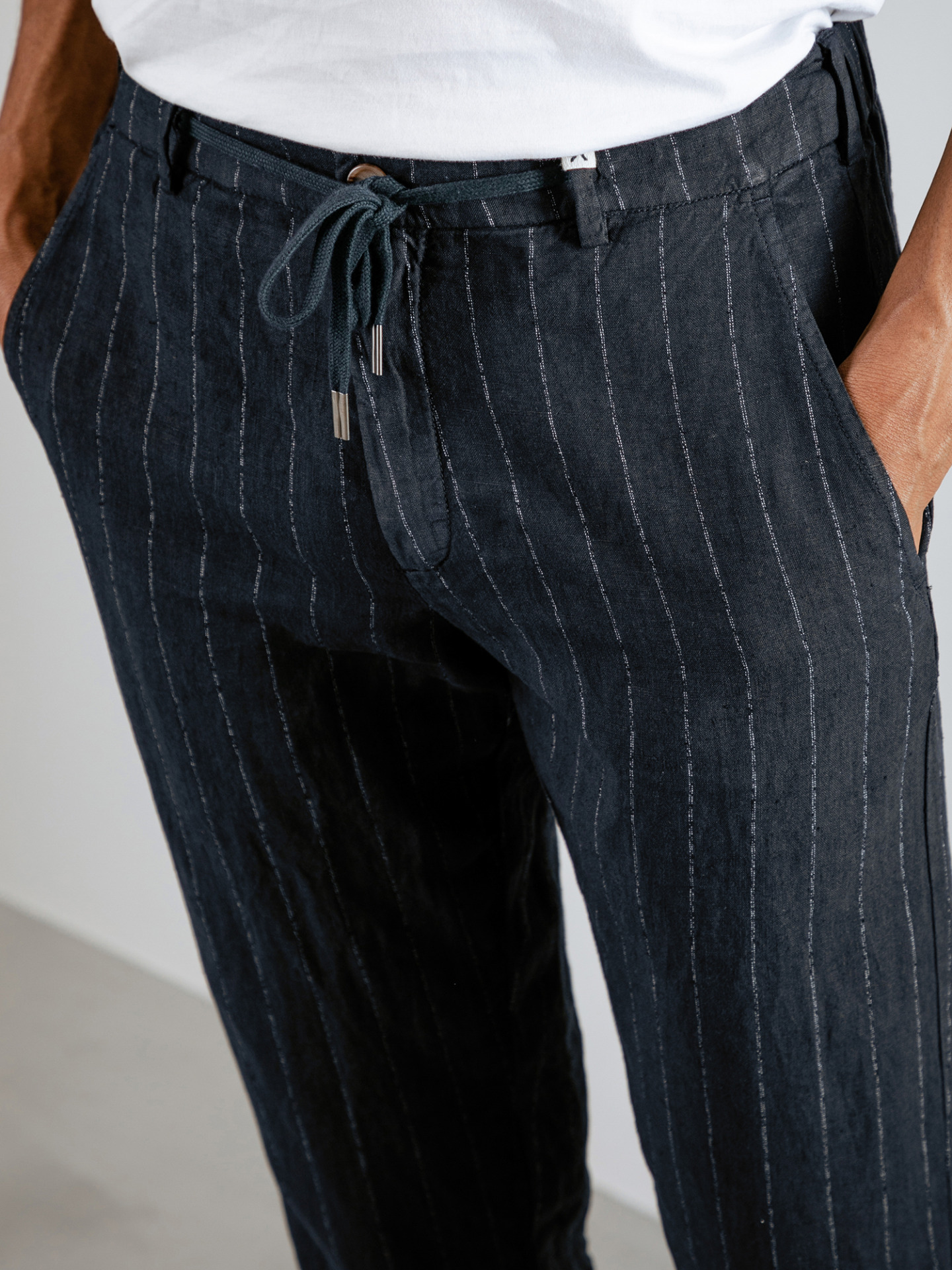 Detailansicht von Lässige Leinenhose von MYTHS