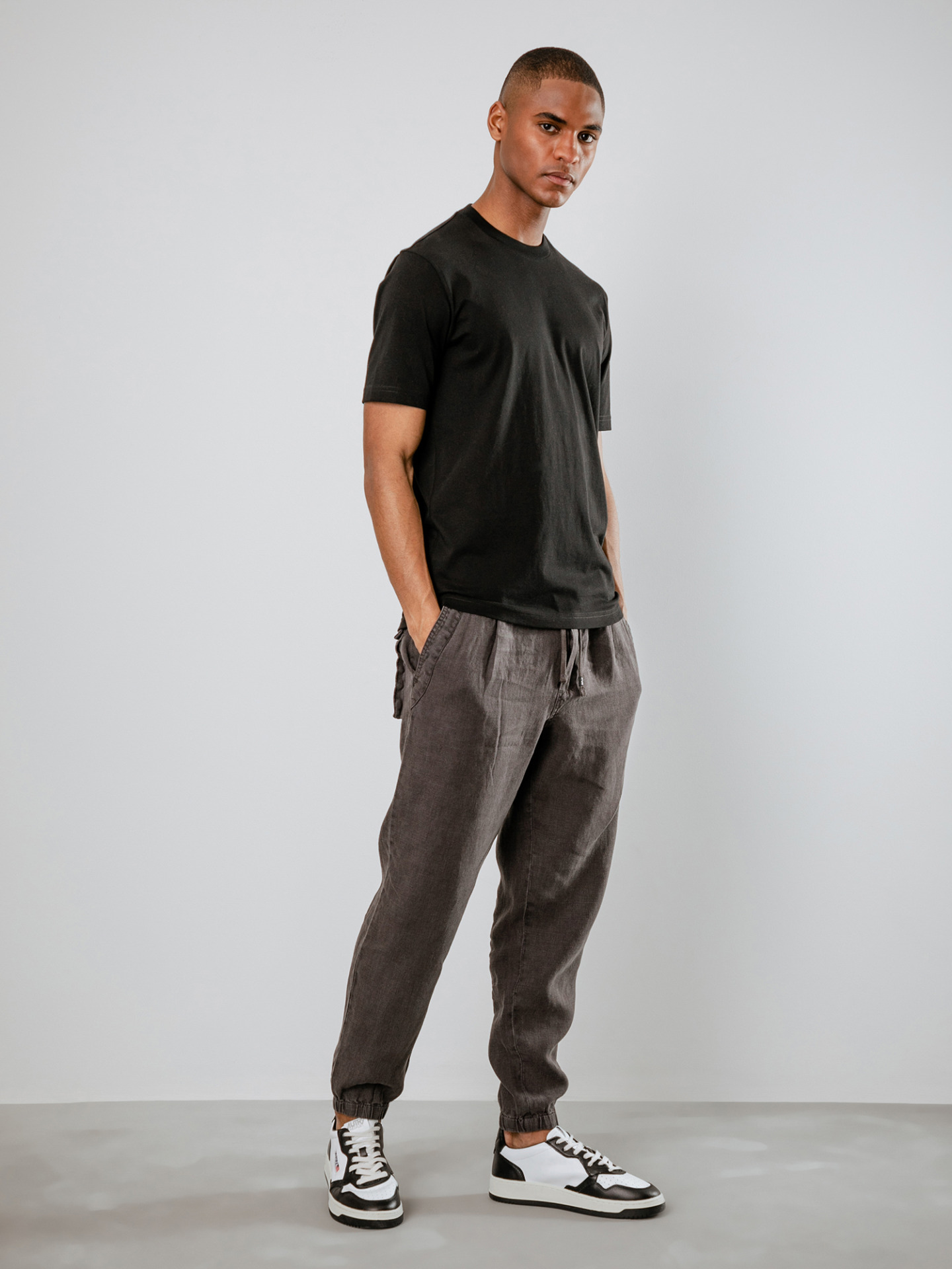 Detailansicht von Lässige Hose aus Leinen von REPLAY