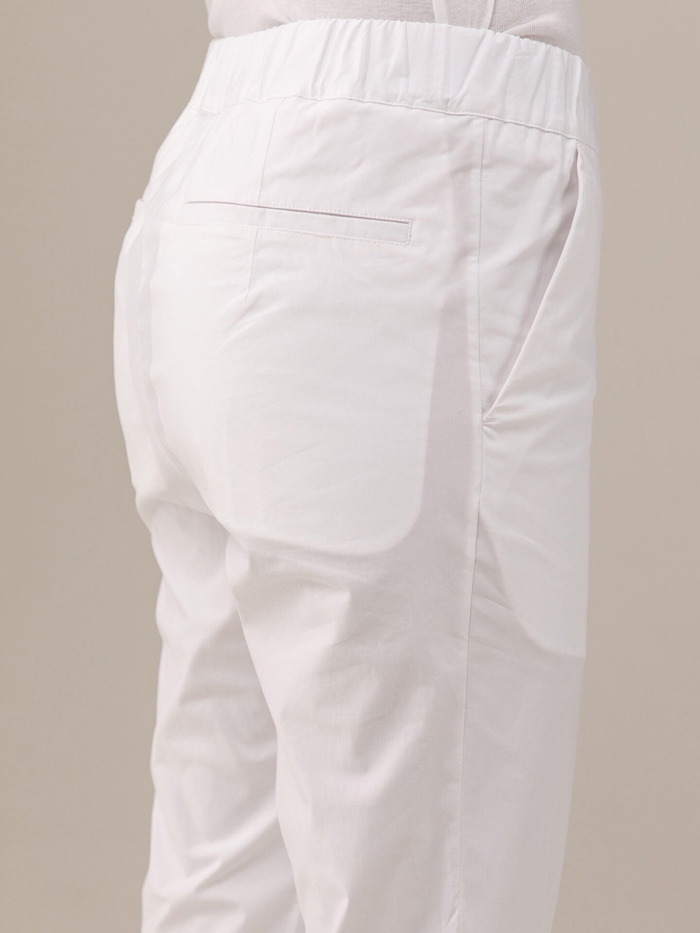 Detailansicht von Cropped Hose aus Baumwolle von LIS LAREIDA