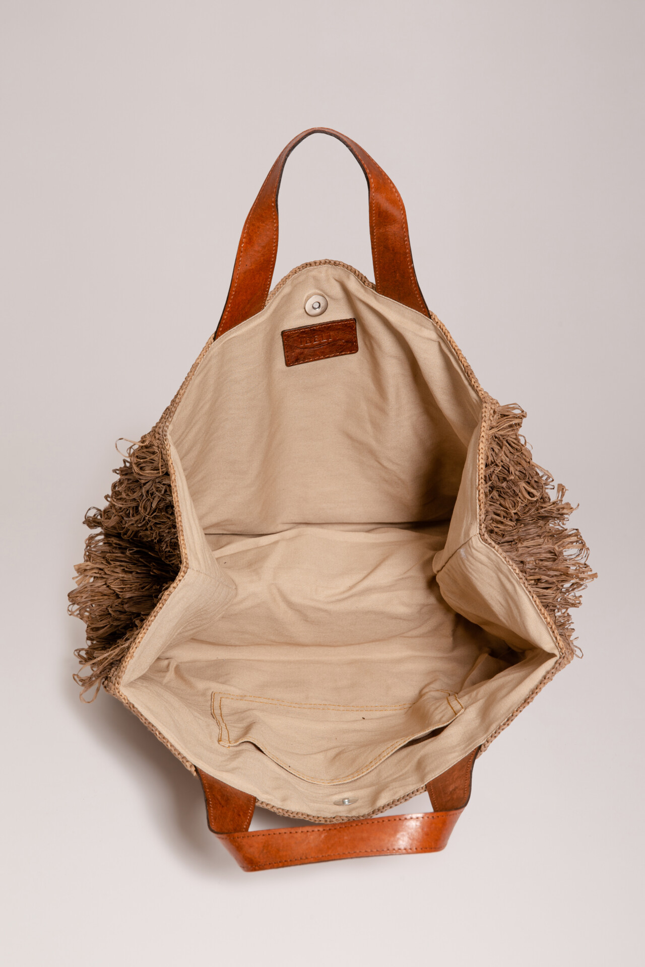 Detailansicht von Handtasche aus Naturbast von IBELIV