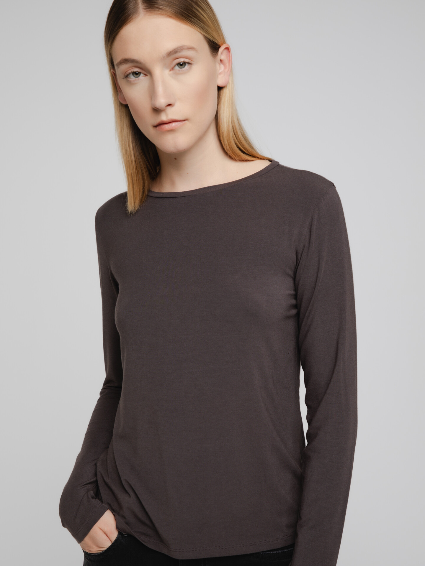 Detailansicht von Langarmshirt aus Modal von DANIELS