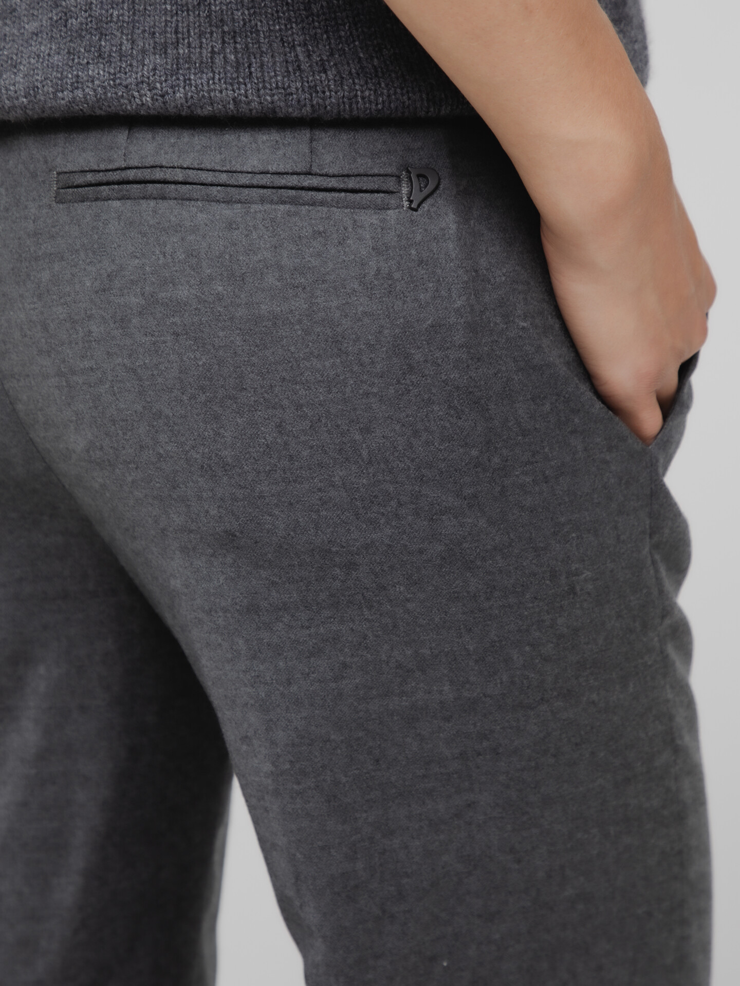 Detailansicht von Weite Hose aus Wolle von DONDUP