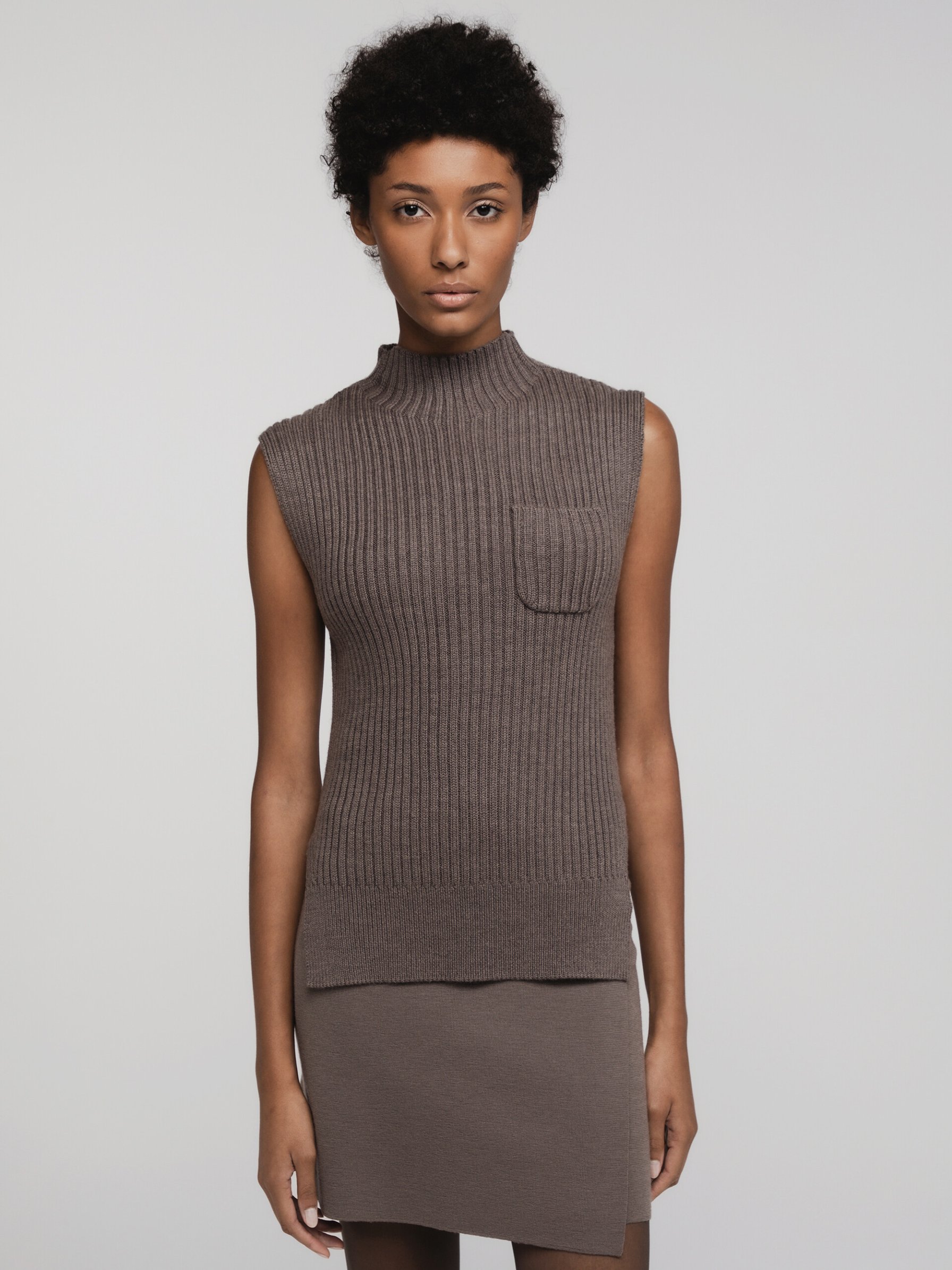 Detailansicht von Pullunder aus Merinowolle von DANIELS