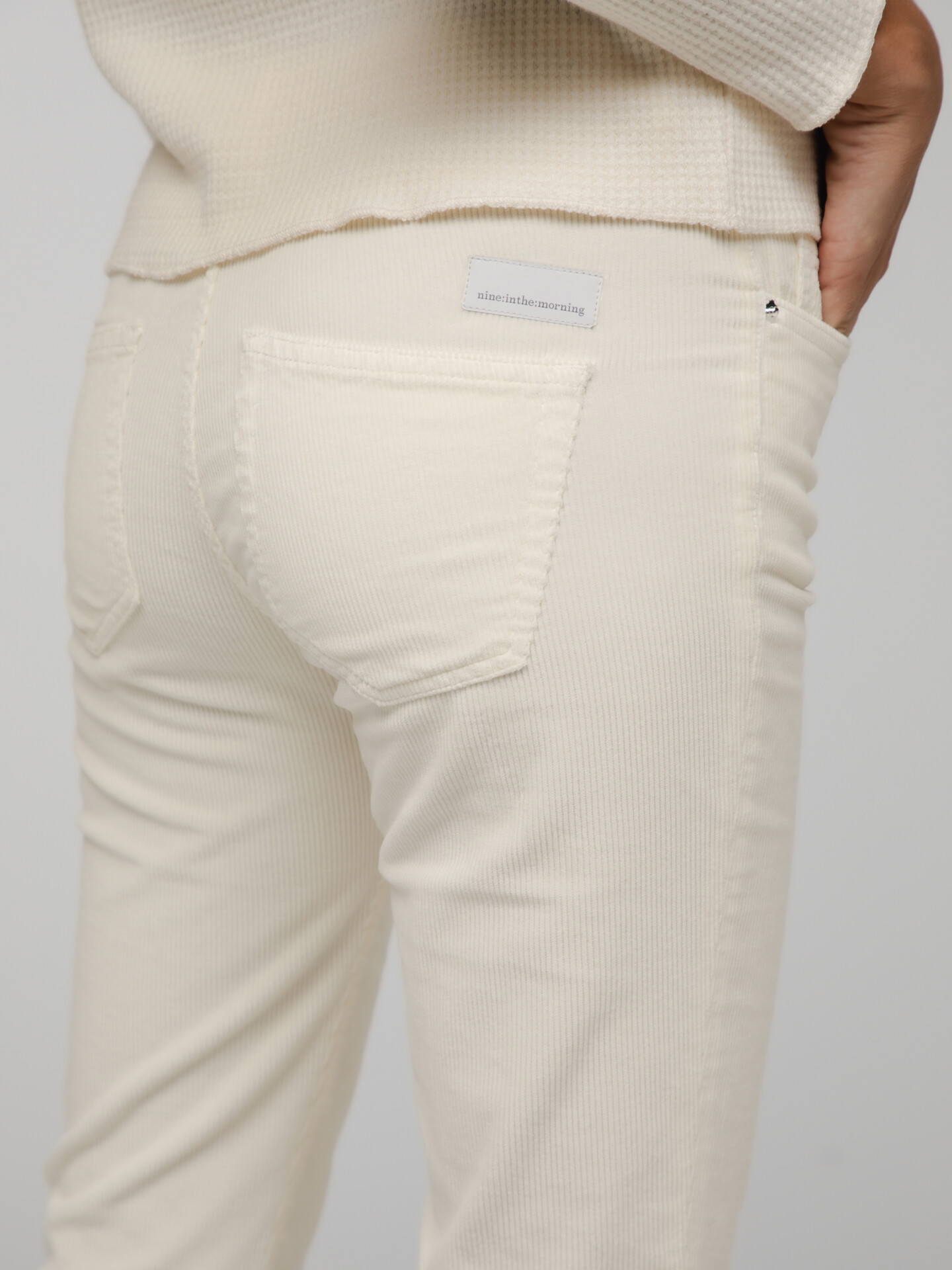 Detailansicht von Flared Cordhose von NINE IN THE MORNING