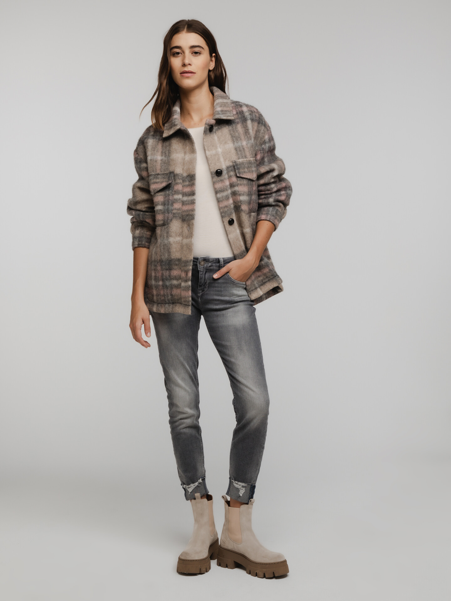 Detailansicht von Hemdjacke von BETTER RICH