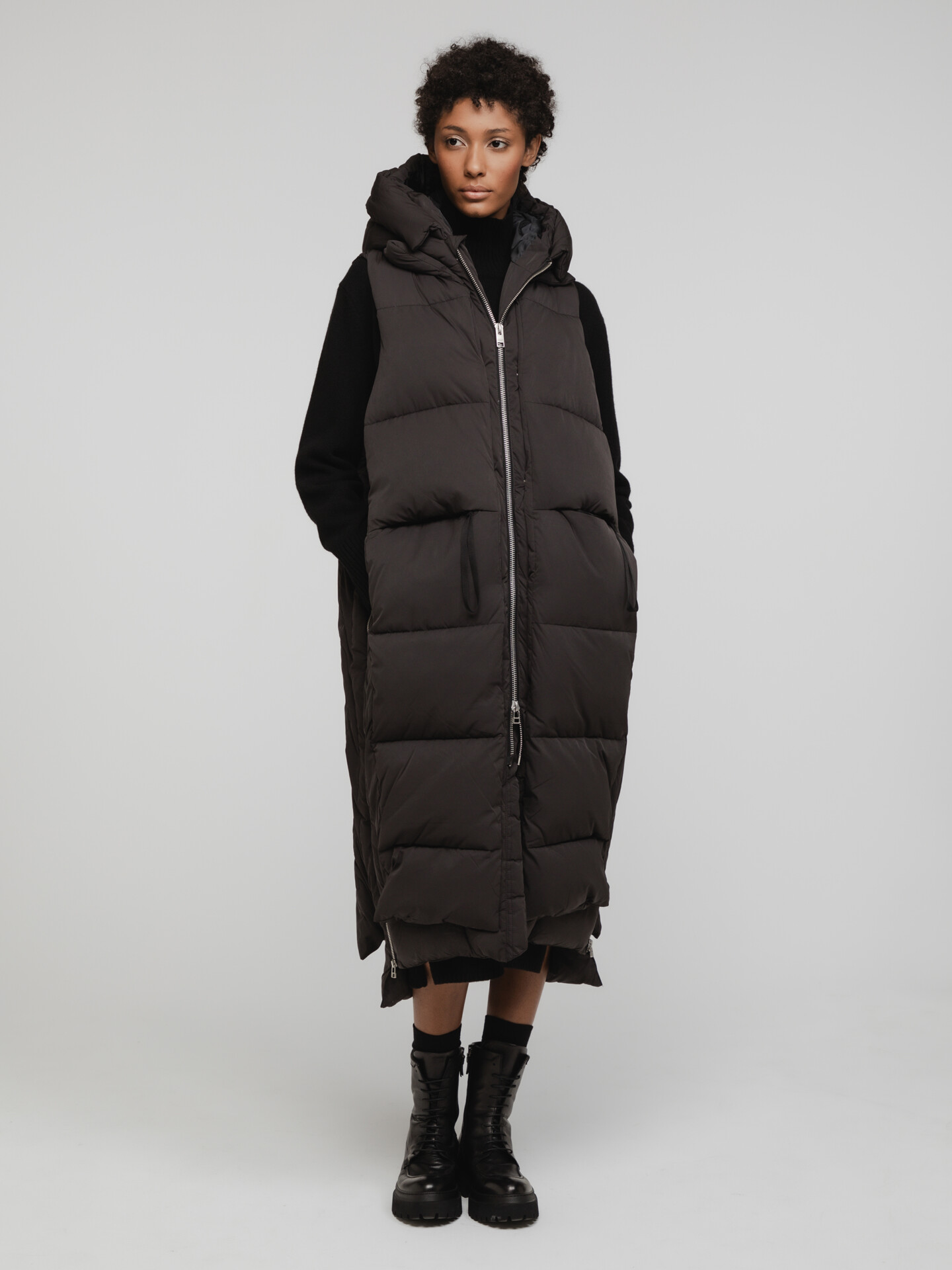 Detailansicht von Lange Steppweste von EMBASSY