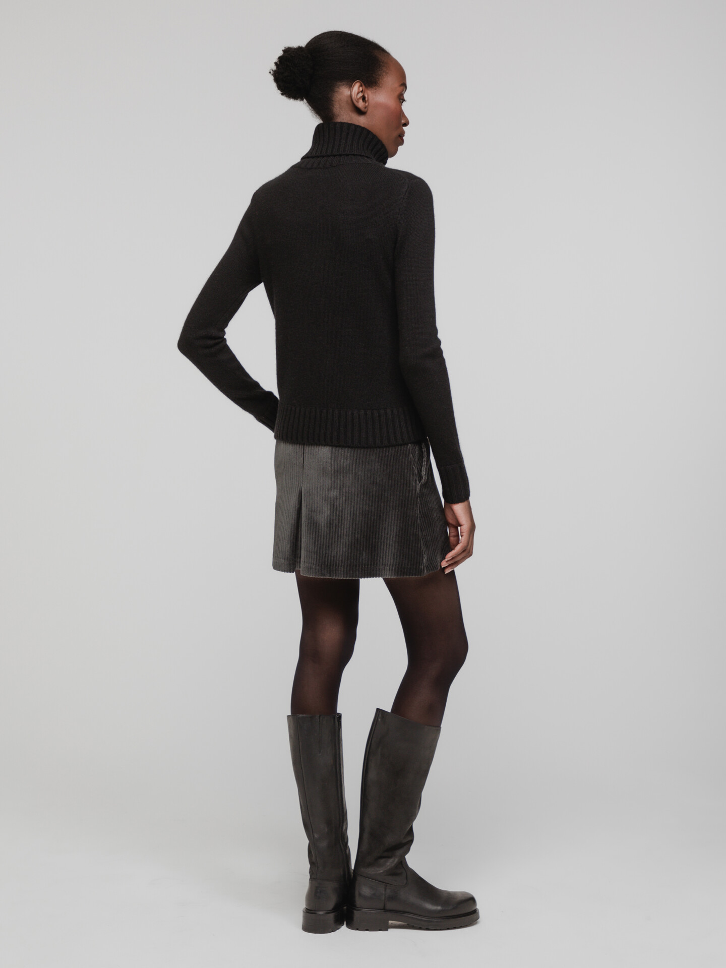 Detailansicht von Kurzer Cordrock von DANIELS