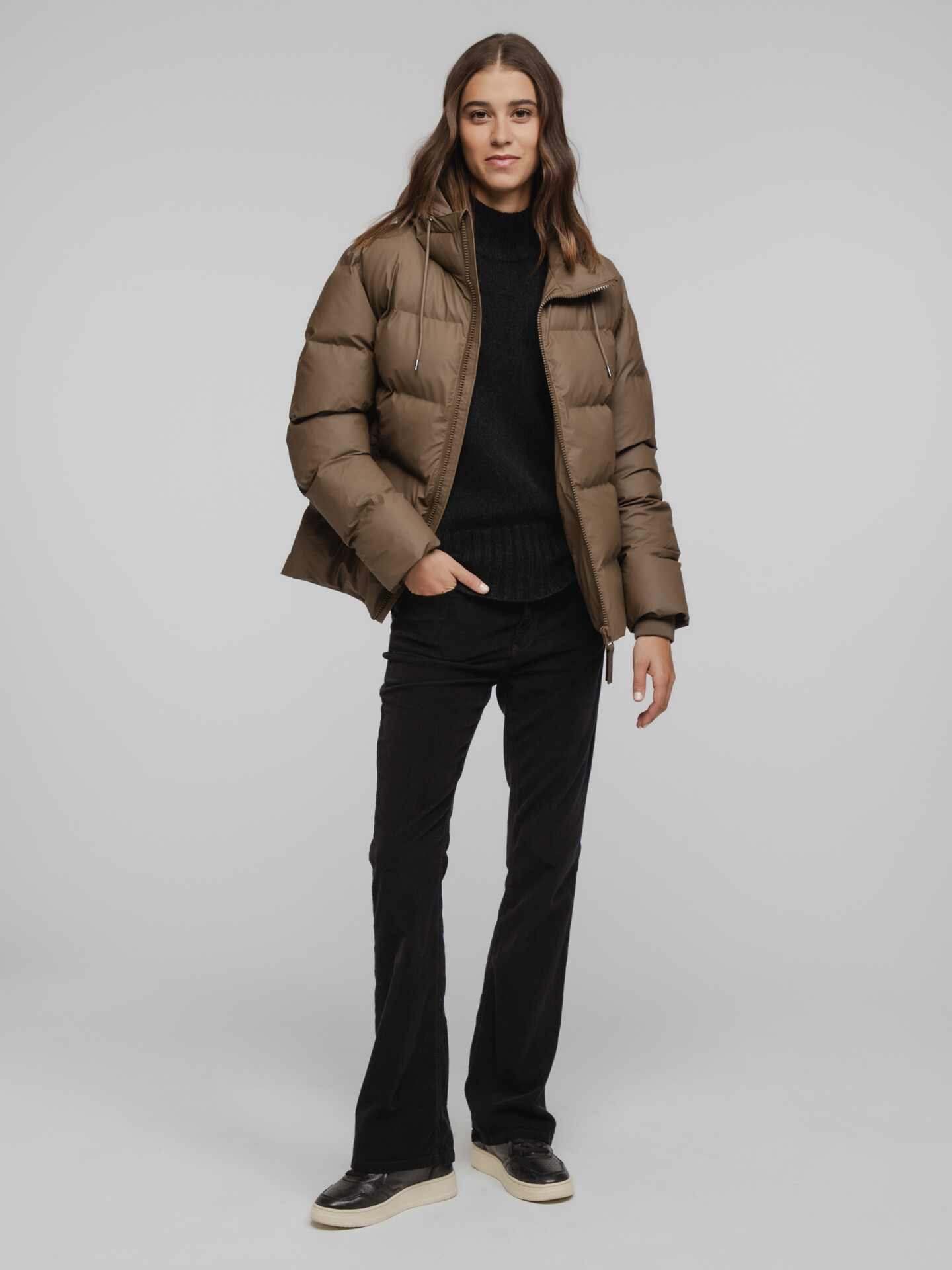 Detailansicht von Steppjacke von RAINS