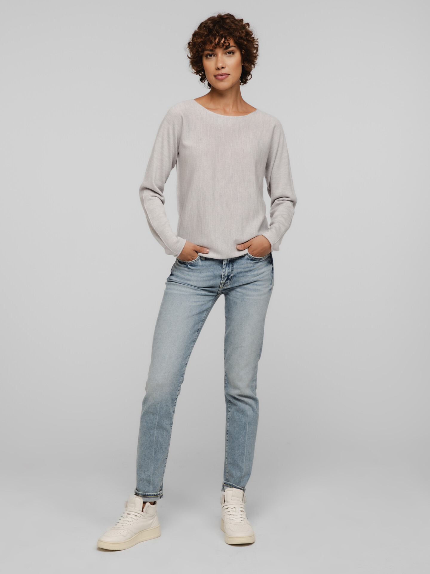 Detailansicht von Leichter Pullover aus Merinowolle von BELLAMY