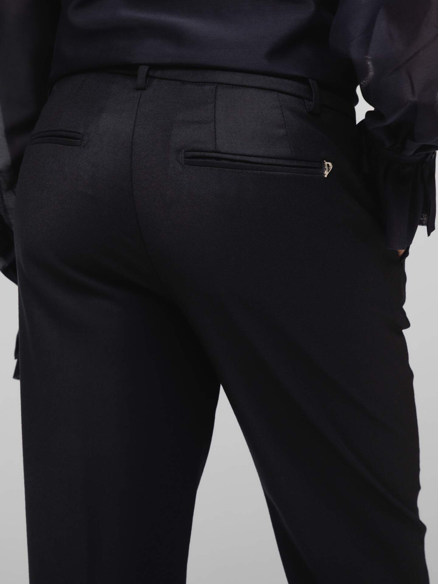 Detailansicht von Weite Hose aus Wolle von DONDUP