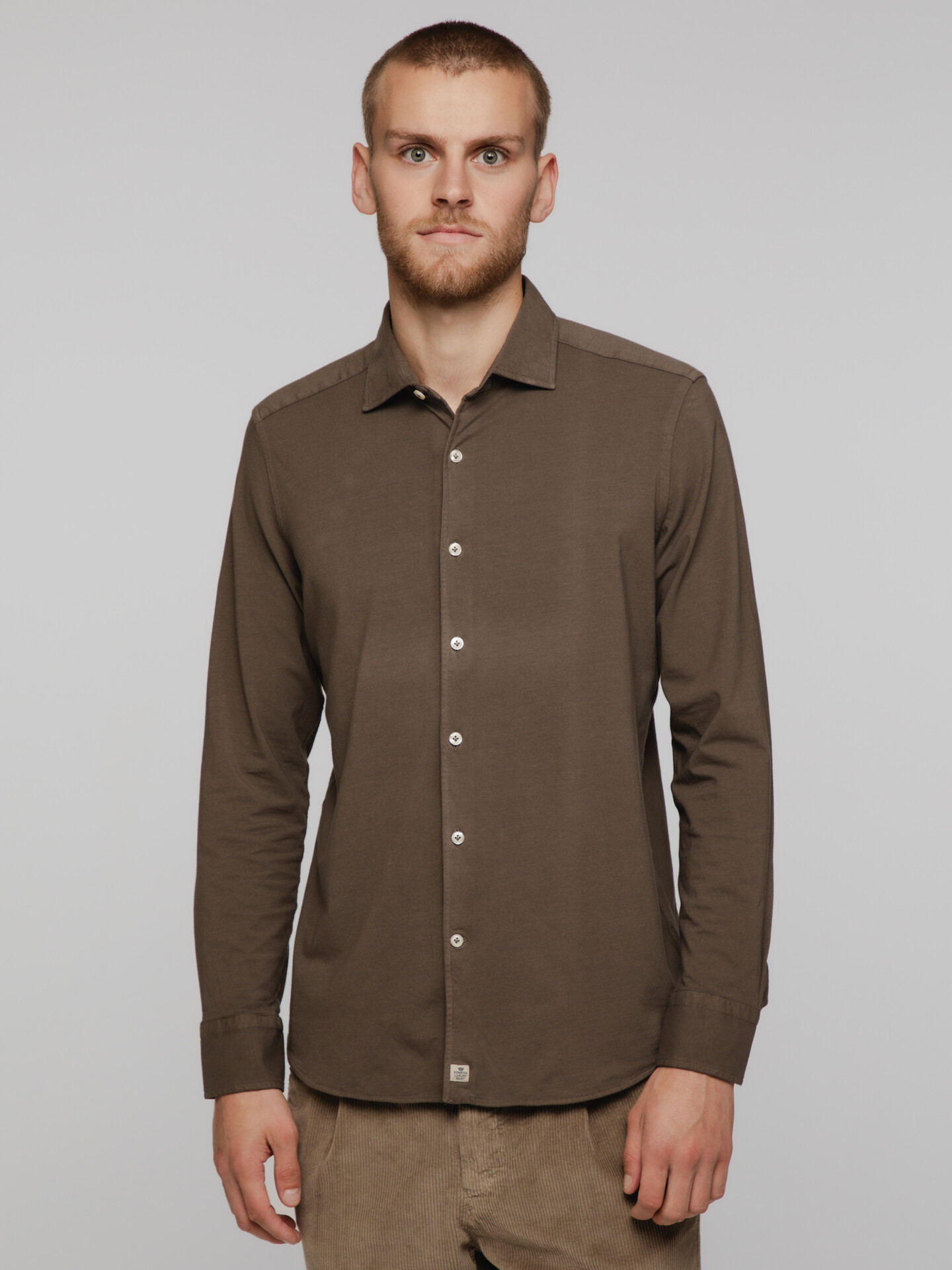 Detailansicht von Baumwollhemd mit Haifischkragen von SONRISA