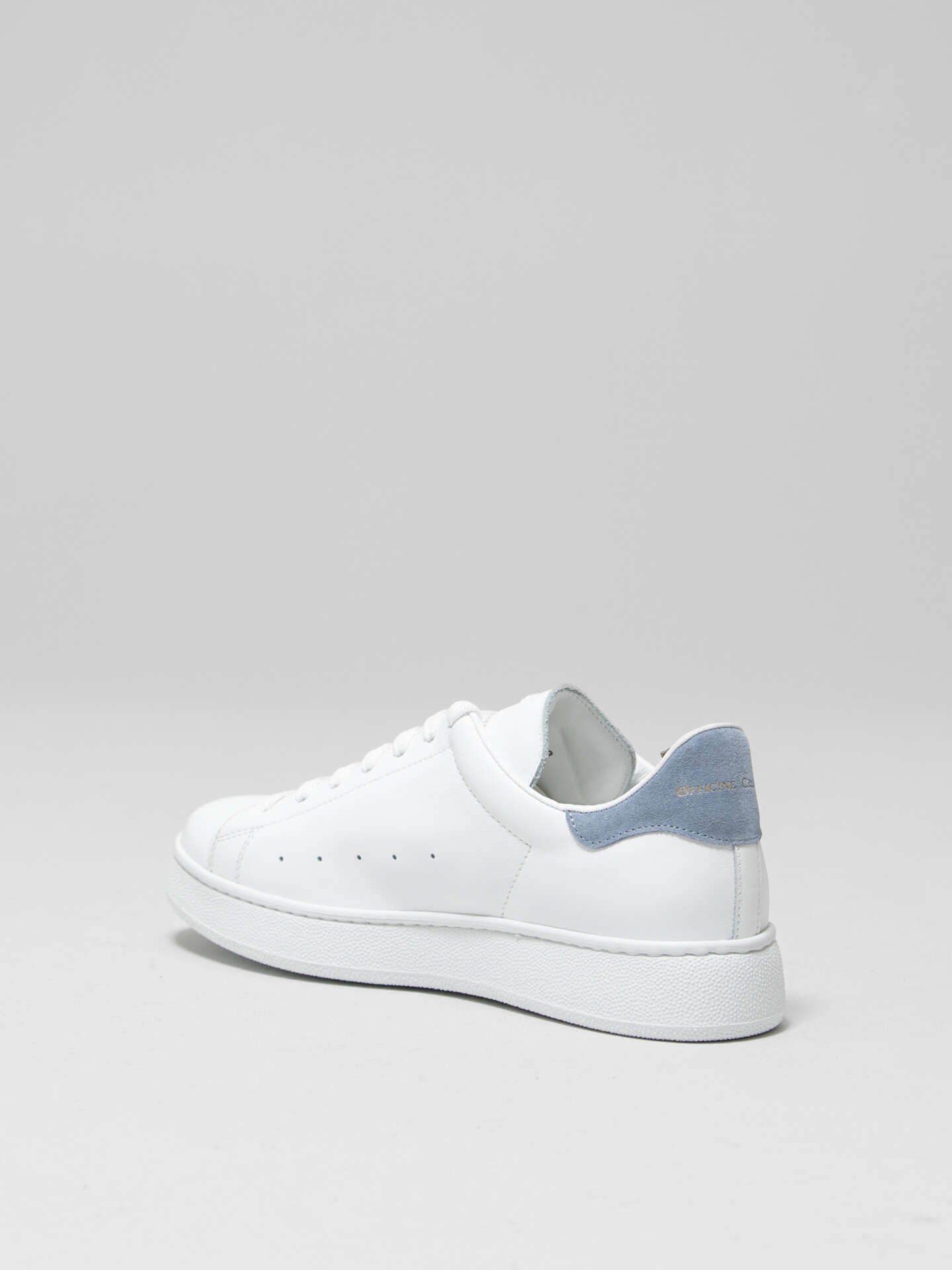 Detailansicht von Sneaker aus Leder von OFFICINE CREATIVE