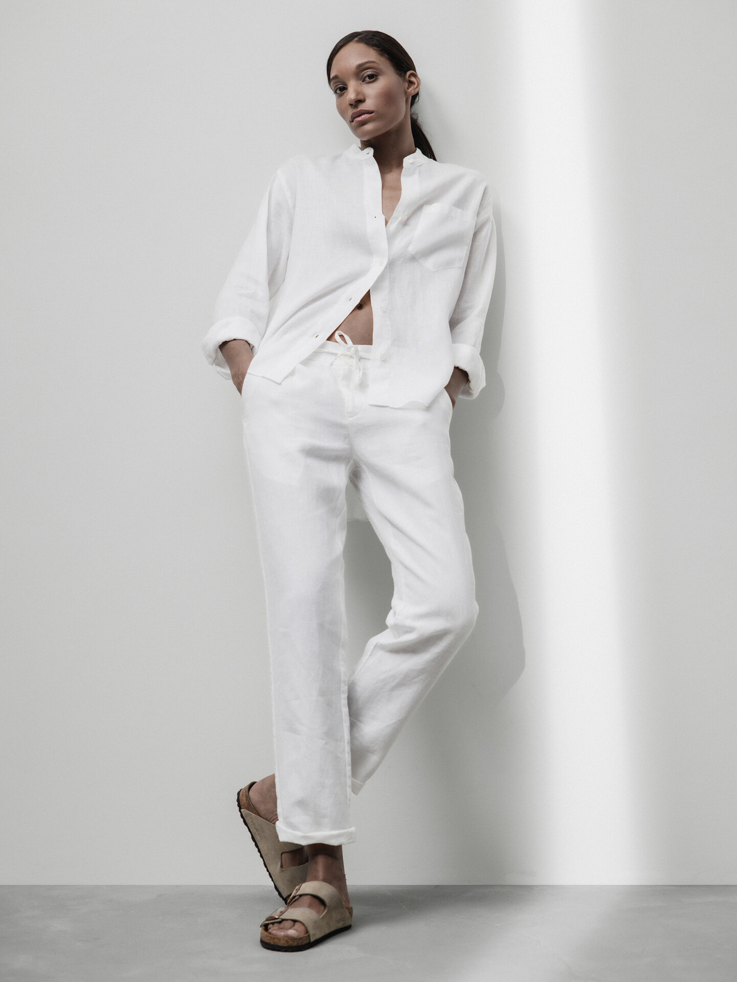 Detailansicht von Leinenbluse von ROBERT FRIEDMAN