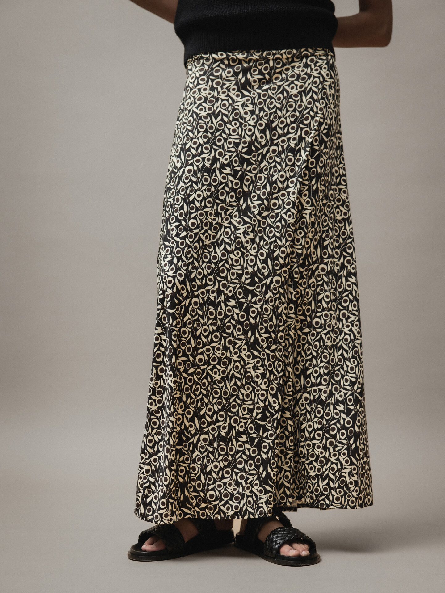 Detailansicht von Maxi-Rock von DANIELS