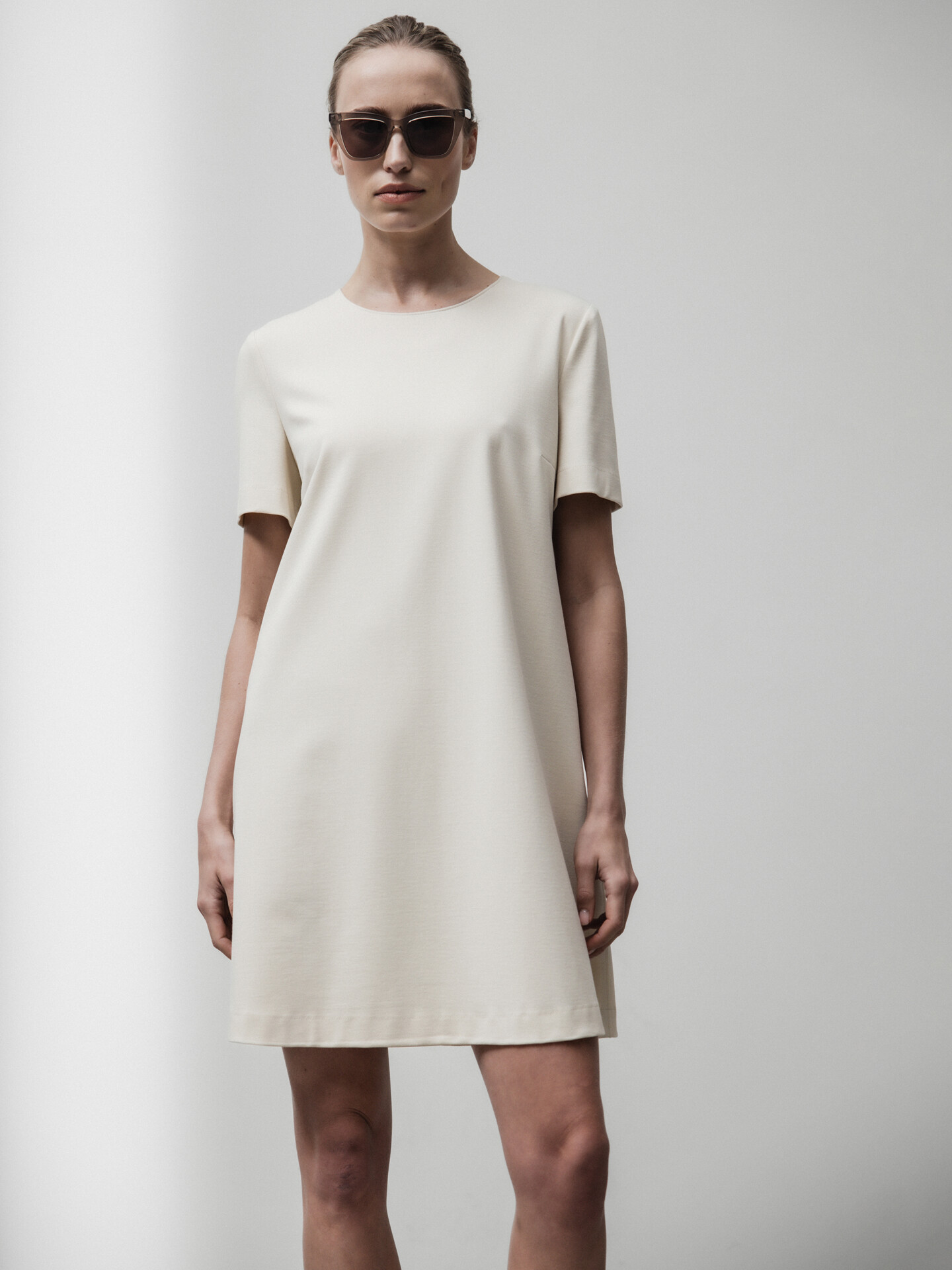 Detailansicht von Kurzes Kleid von HARRIS WHARF LONDON