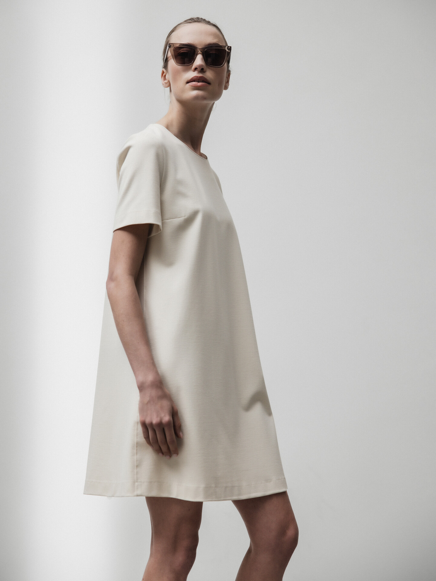 Detailansicht von Kurzes Kleid von HARRIS WHARF LONDON