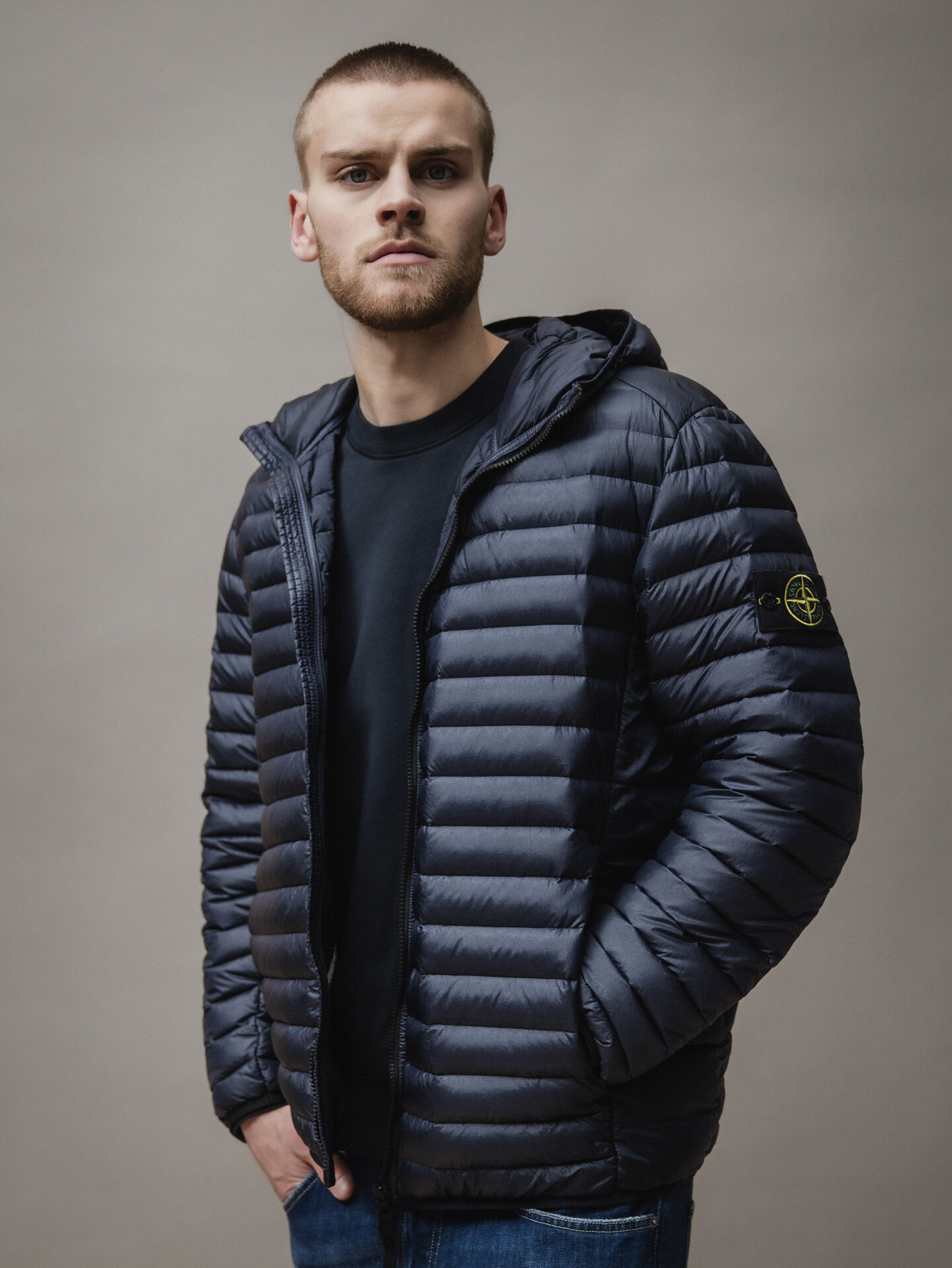 Detailansicht von Daunenjacke von STONE ISLAND